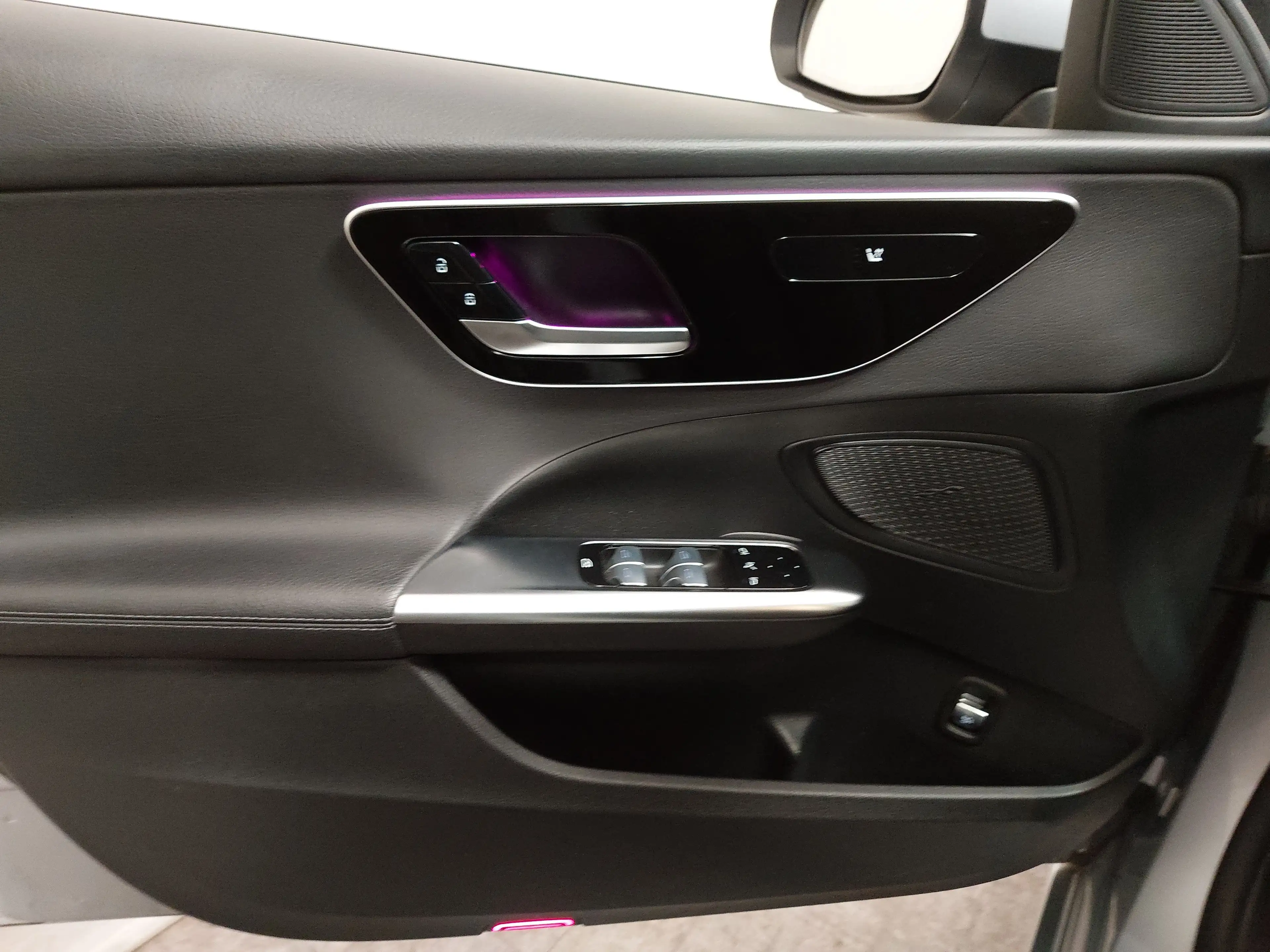 Mercedes-Benz C 220 d T Avantgarde T-Leder Navi Shz RFK LED AHK — photo 5