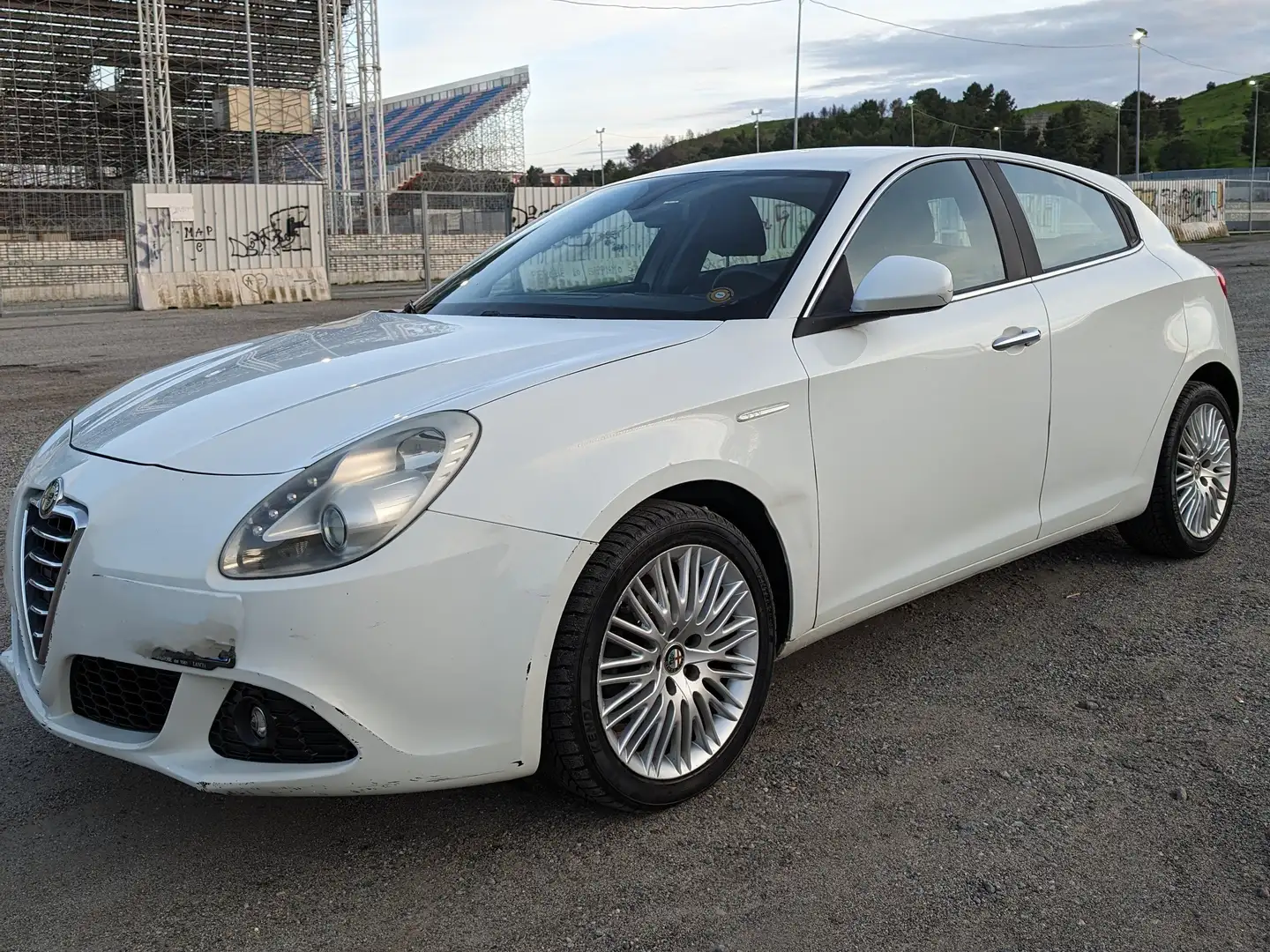 Alfa Romeo Giulietta Giulietta III 2010 1.6 jtdm-2 Progression Bianco - 1