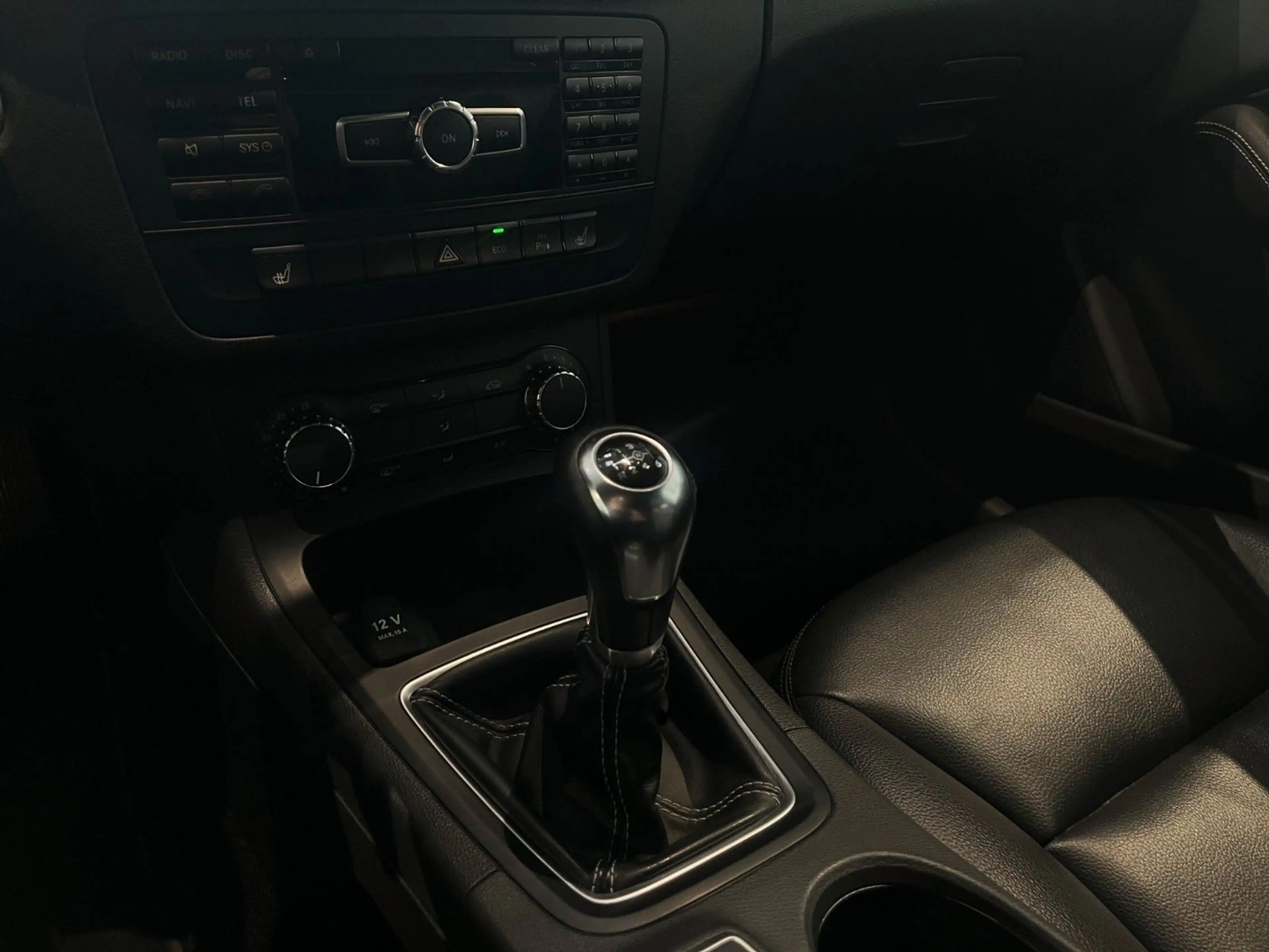 Mercedes-Benz B 200 Panorama*Night*ParkAssist*SHZ*Leder*18LM* — photo 12