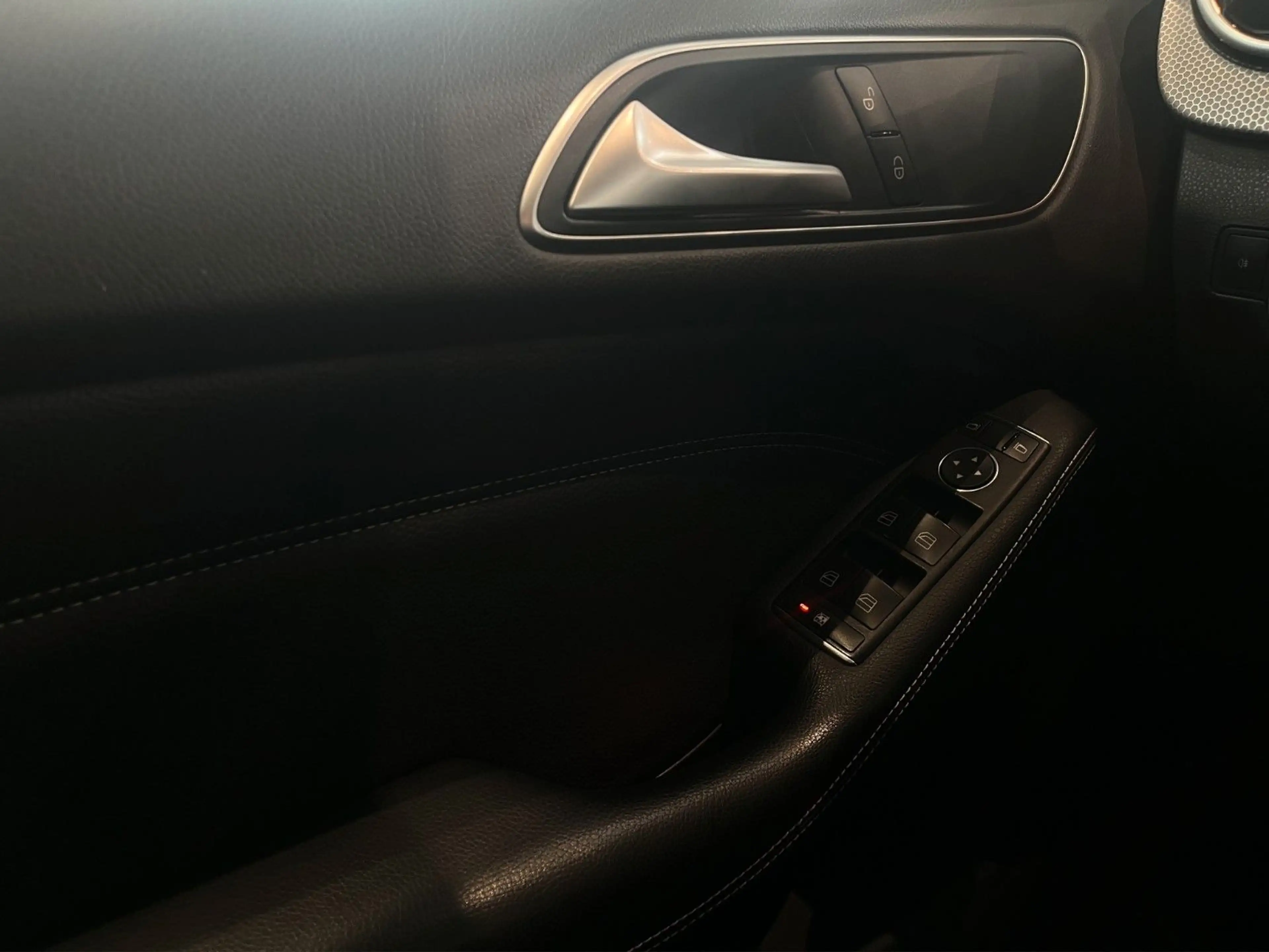 Mercedes-Benz B 200 Panorama*Night*ParkAssist*SHZ*Leder*18LM* — photo 15