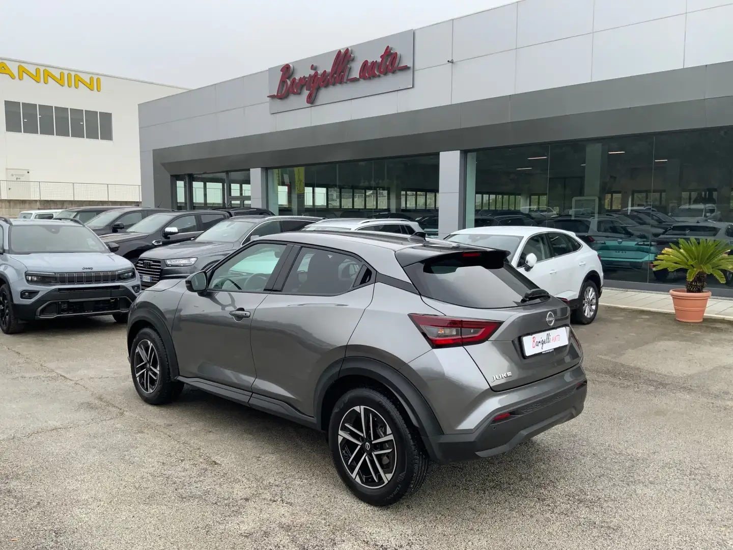 Nissan Juke Juke 1.0 DIG-T 114 CV DCT N-Connecta Grau - 1