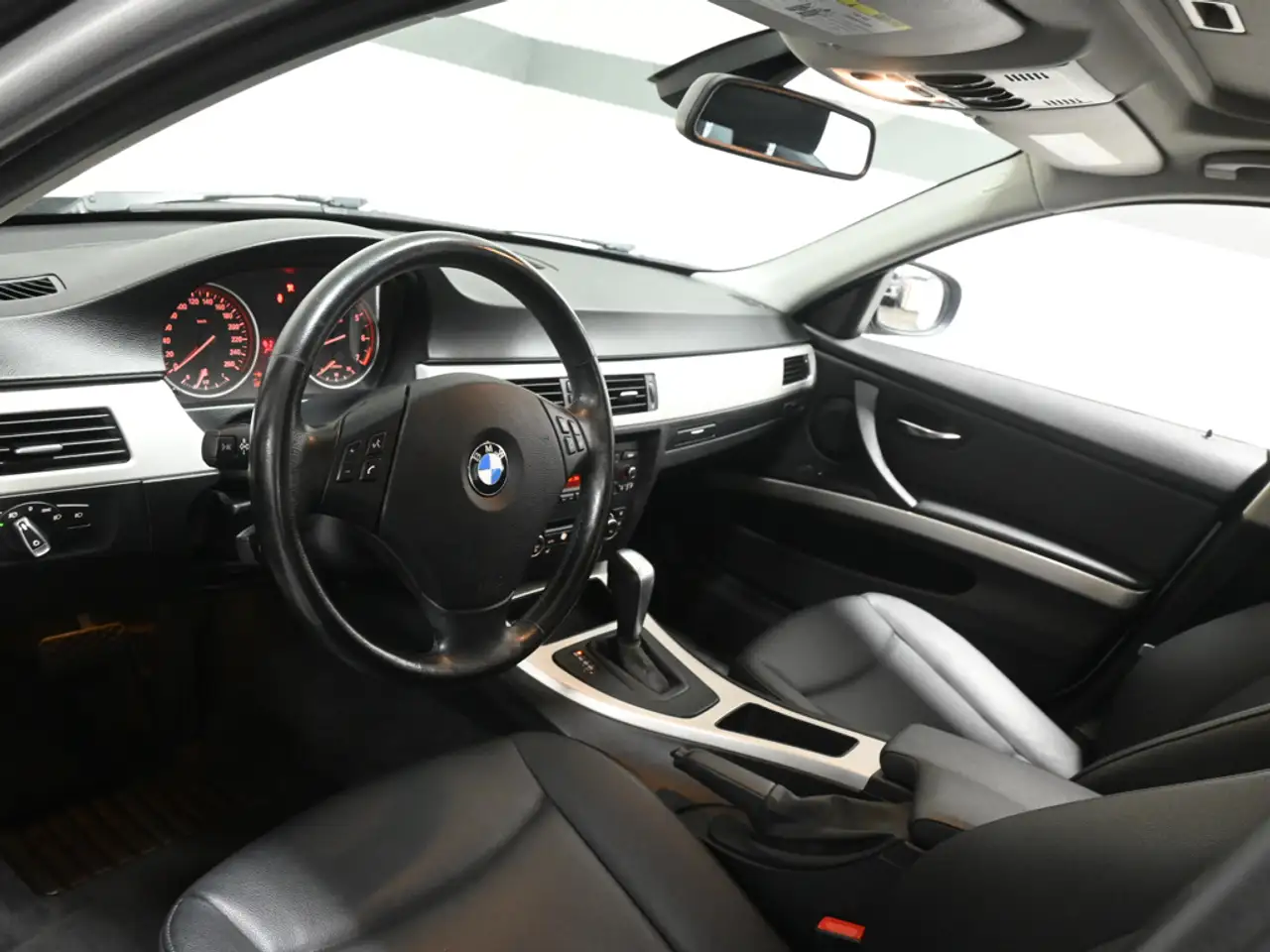 BMW 3 Series photo BMW 3 Series