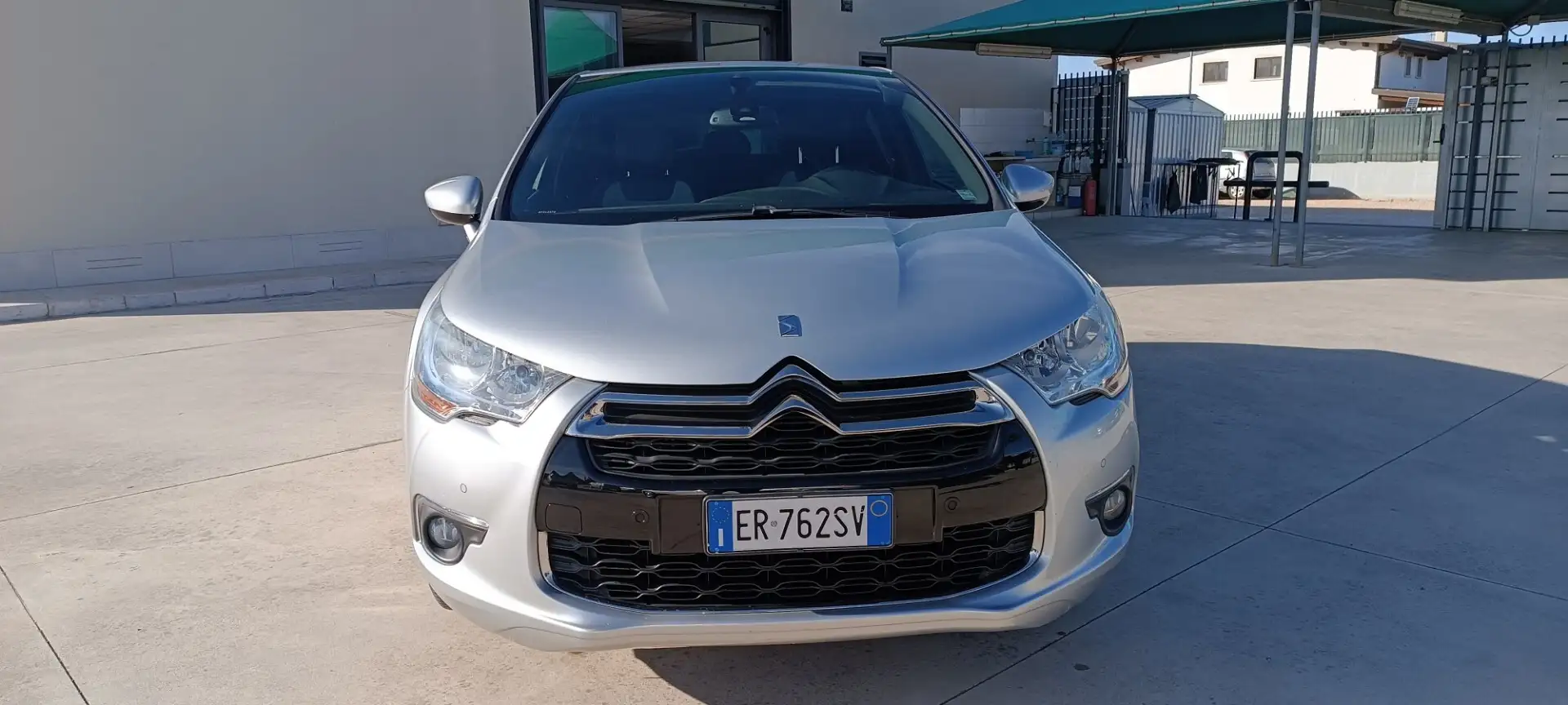 DS Automobiles DS 4 DS 4 1.6 e-HDi 115 airdream So Chic Argento - 2