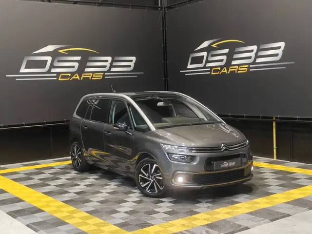 Citroen C4 SpaceTourer 1.2 Shine 7-zit/Keyless/DodeHoek/Apple/Trekhaak/CAM/AutoPark