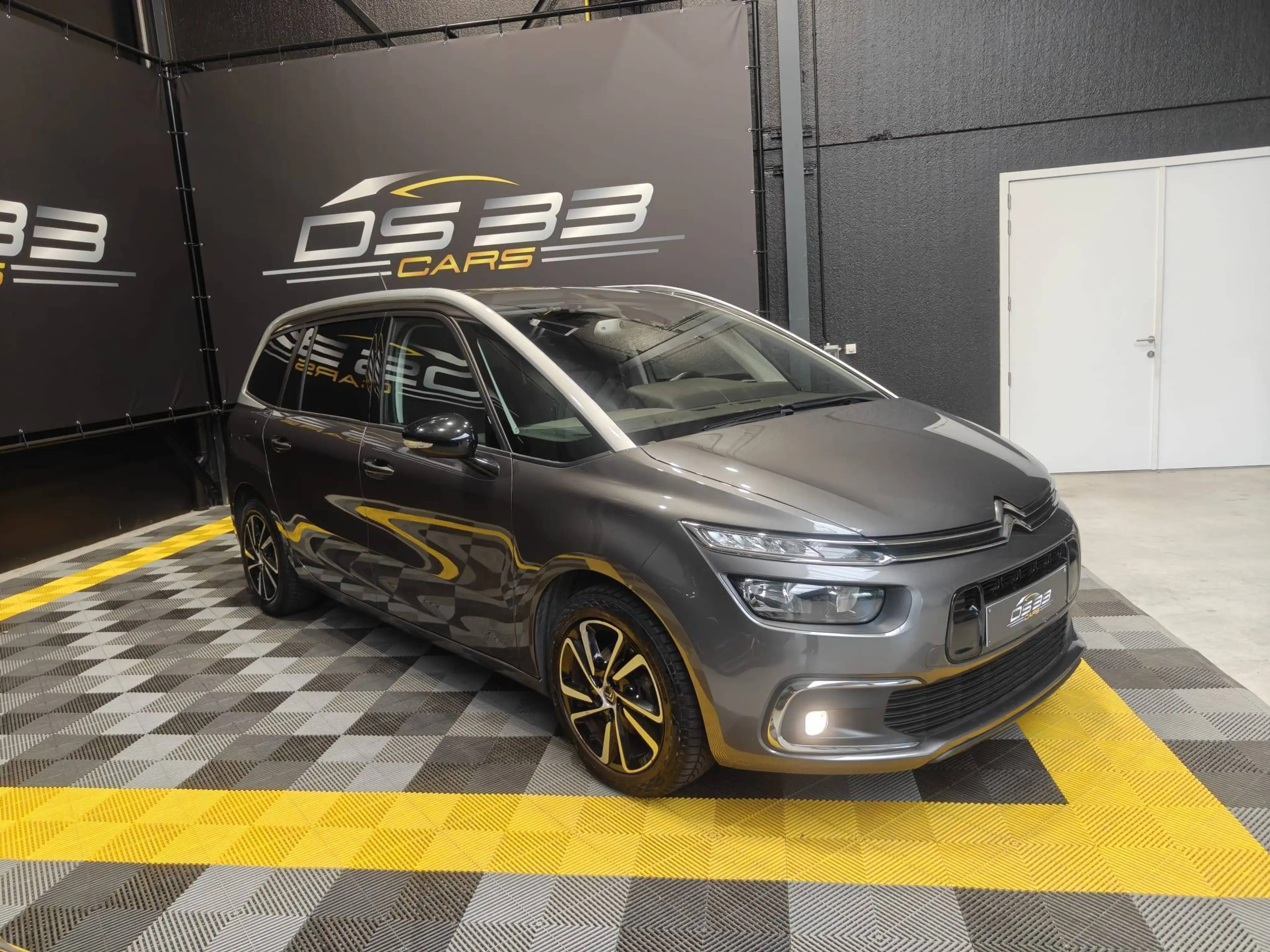Citroen C4 SpaceTourer 1.2 Shine 7-zit/Keyless/DodeHoek/Apple/Trekhaak/CAM/AutoPark — photo 4
