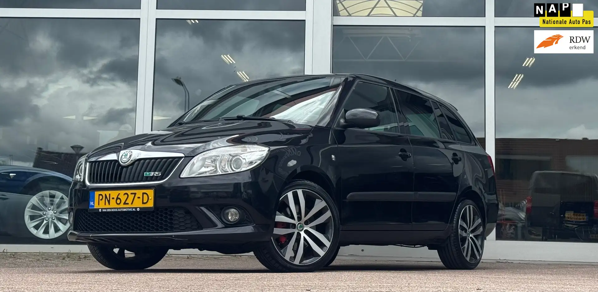 Skoda Fabia Combi 1.4 TSI RS 180pk Automaat 17"LM velgen Stoel Negro - 1