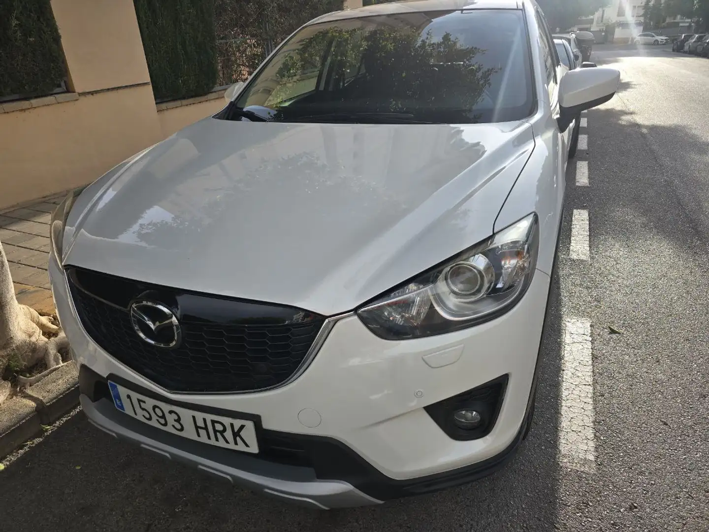 Mazda CX-5 CX-5 2.2DE Luxury P.Safety TS 4WD 175 Aut. Luxury Pack Safety Techo Solar Blanco - 1