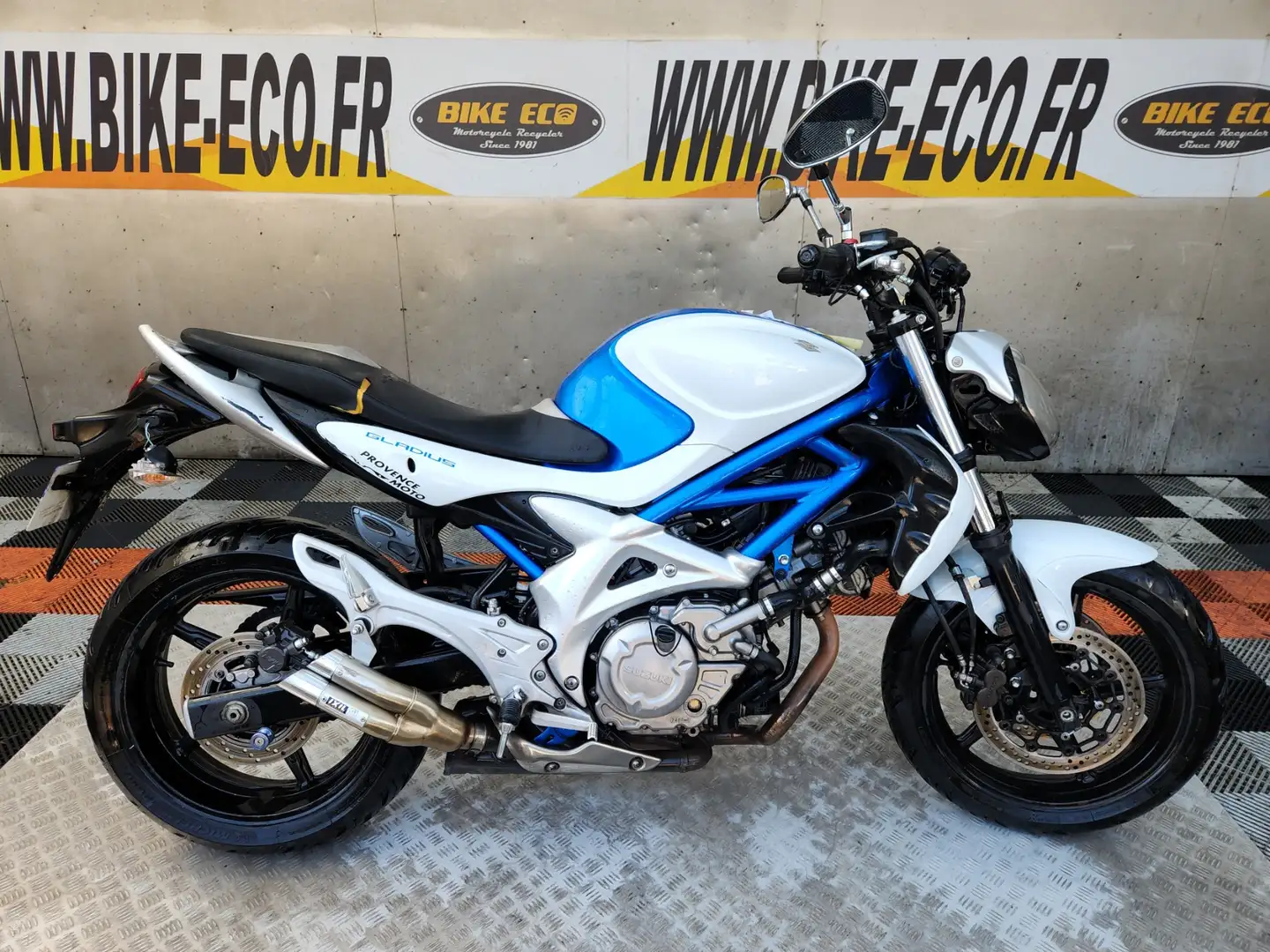Suzuki Gladius 650 Blanco - 1