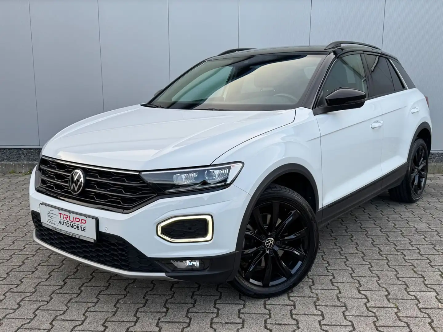 Volkswagen T-Roc Sport 2.0TDI/LED/AHK/VIRTUAL/R-KAM/ACC/SHZ Weiß - 1