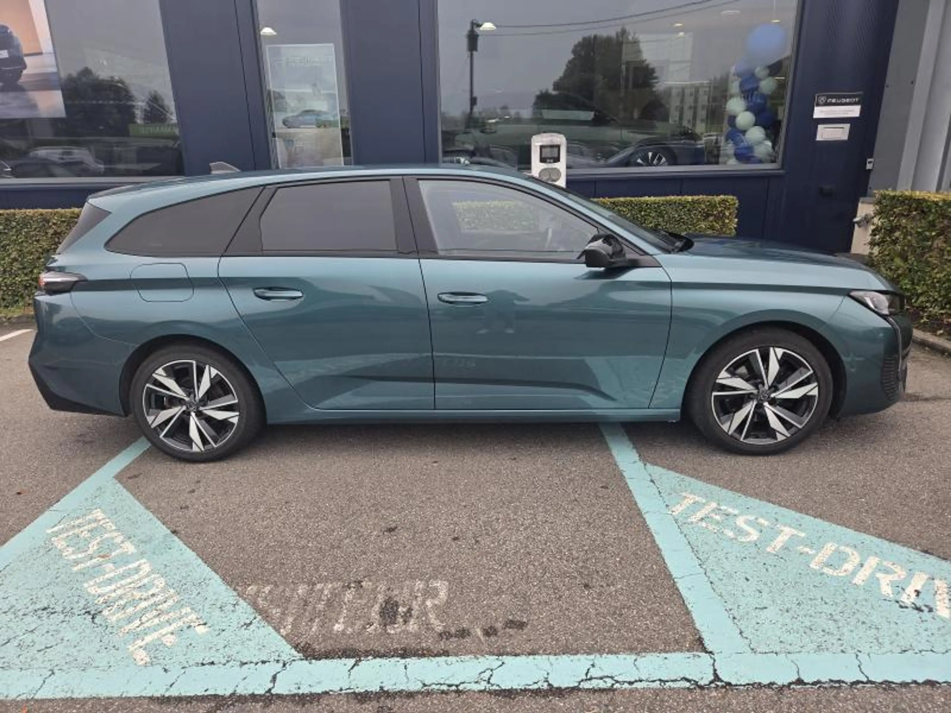 Peugeot 308 Allure 1.2 TURBO 130 — photo 6