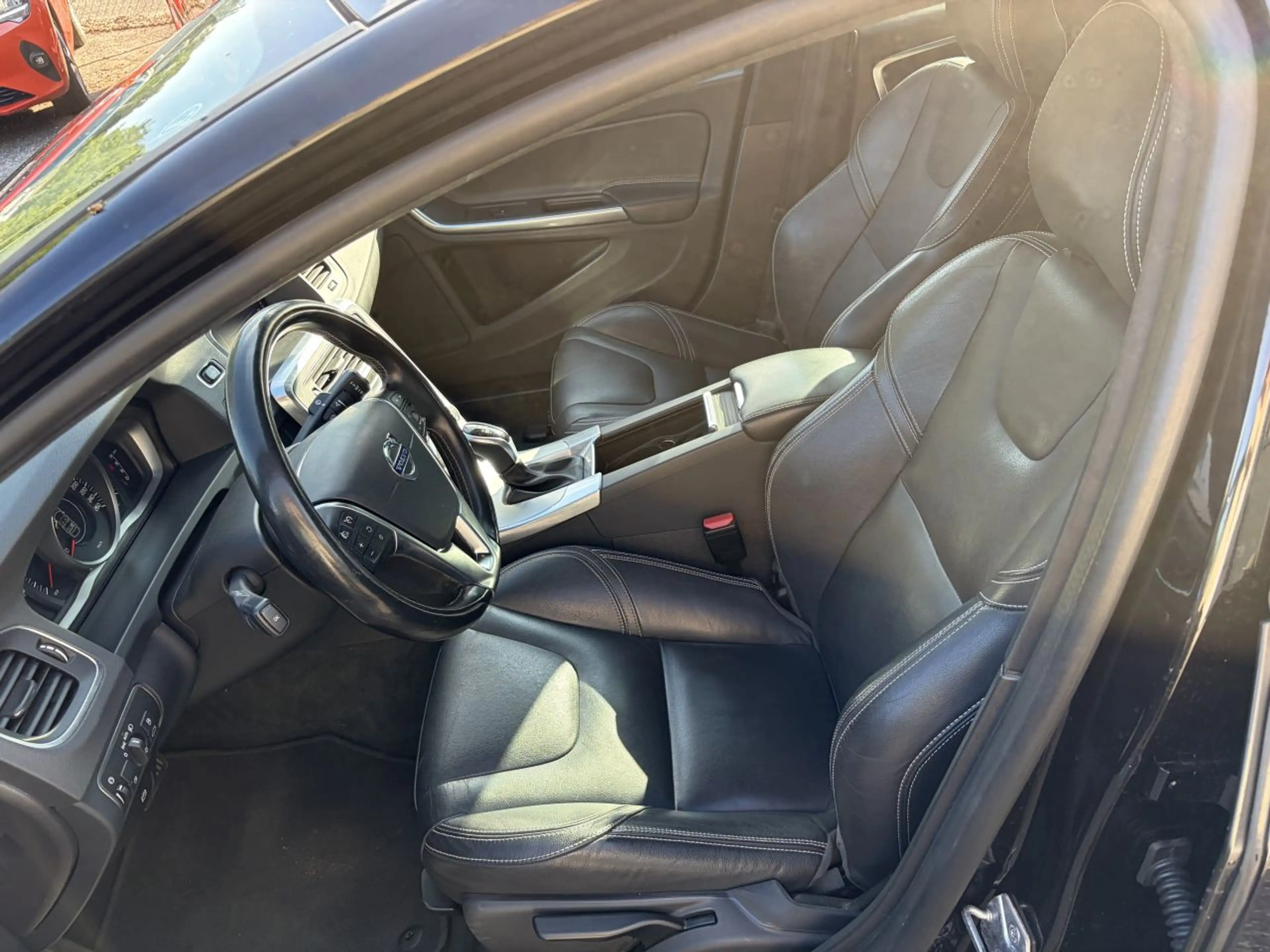 Volvo S60 S-60 2.0 D2 Polar+ Dynamic Leder AUTOMAAT — photo 9