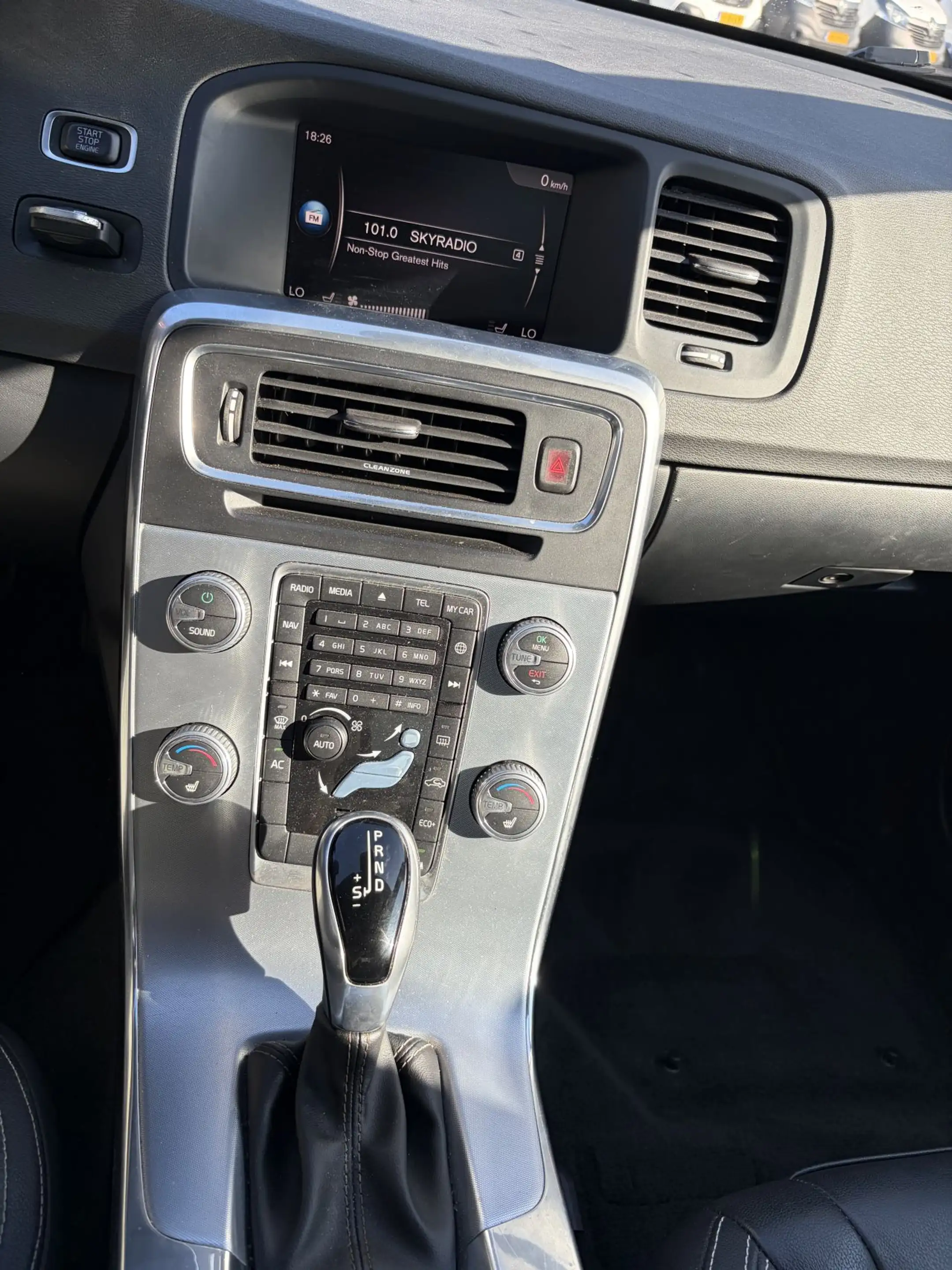 Volvo S60 S-60 2.0 D2 Polar+ Dynamic Leder AUTOMAAT — photo 12