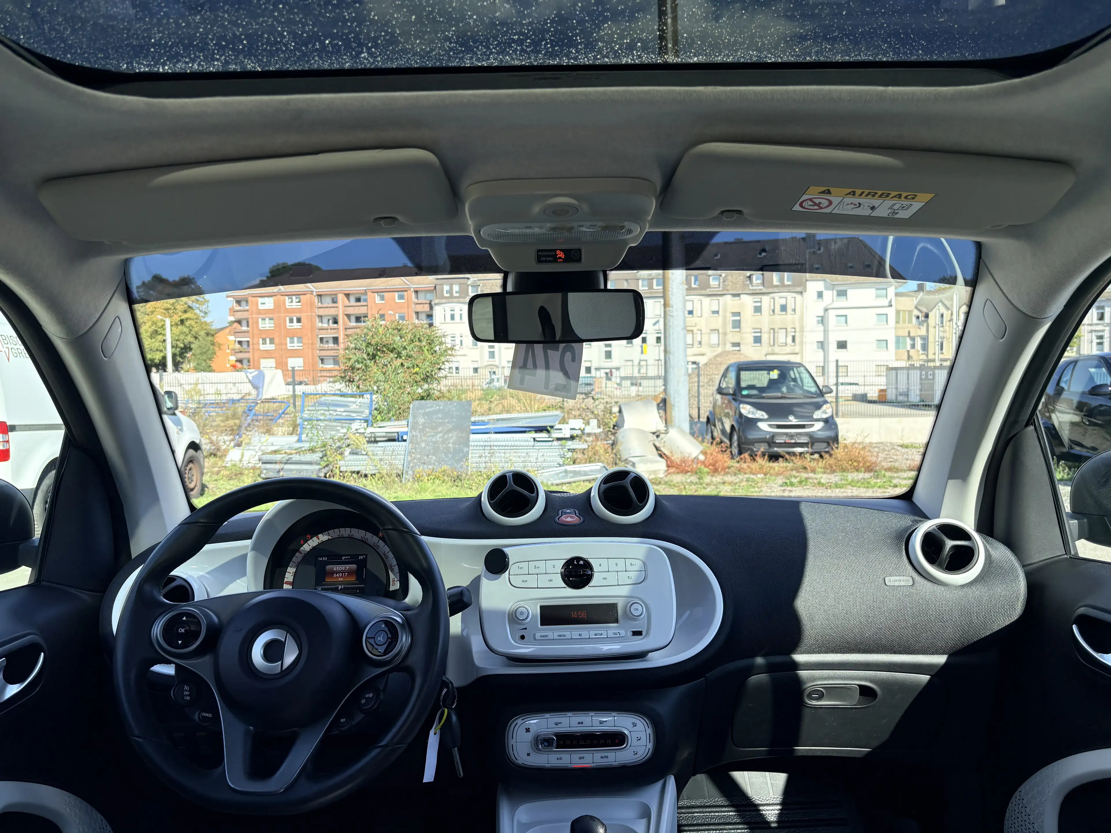 smart forTwo KLIMA,SERVO,PDC,ABSTAND-WARNER,BlUETOOTH,LED,PANORA,INSP+TÜV NEU — photo 11