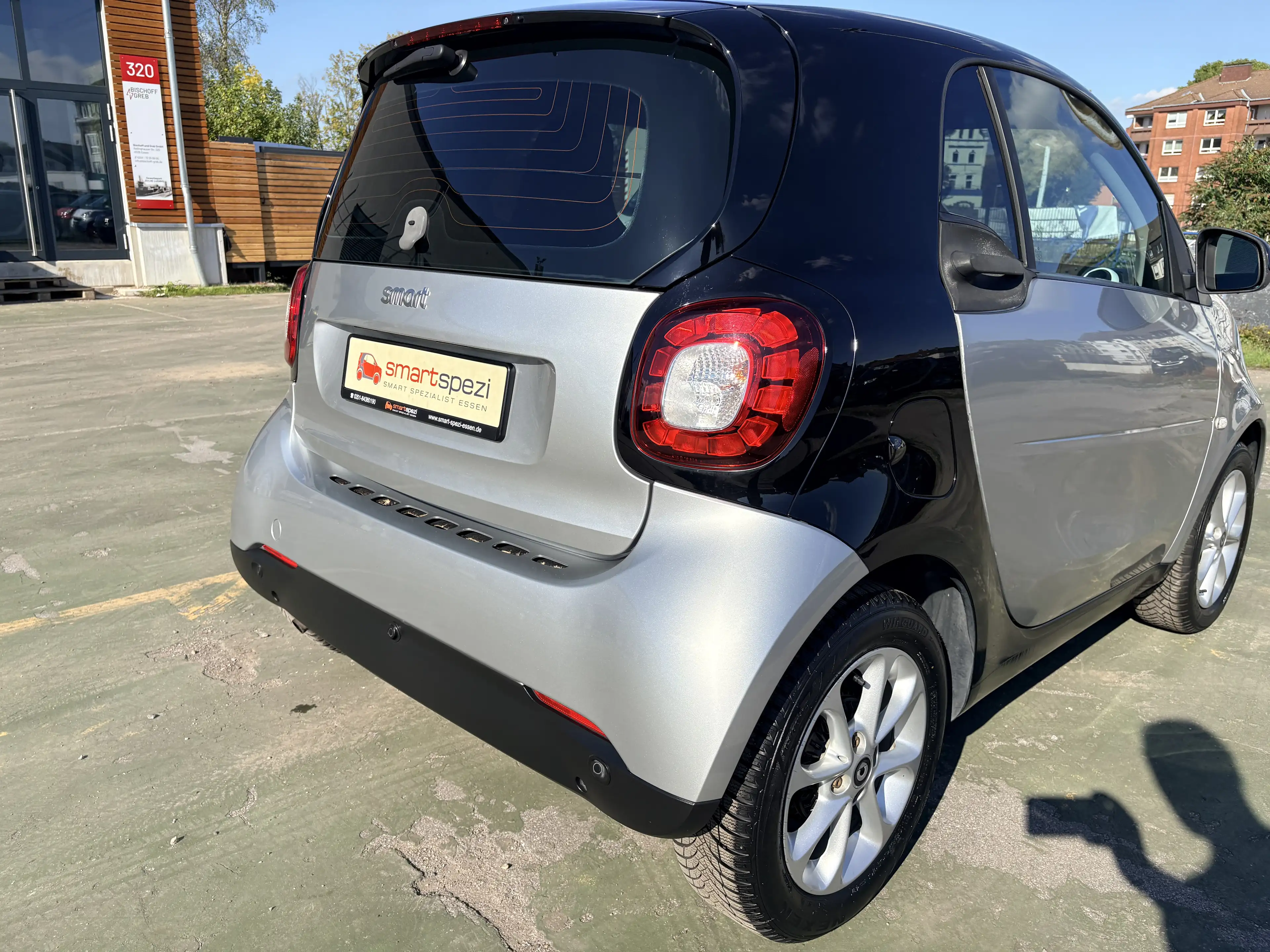 smart forTwo KLIMA,SERVO,PDC,ABSTAND-WARNER,BlUETOOTH,LED,PANORA,INSP+TÜV NEU — photo 5