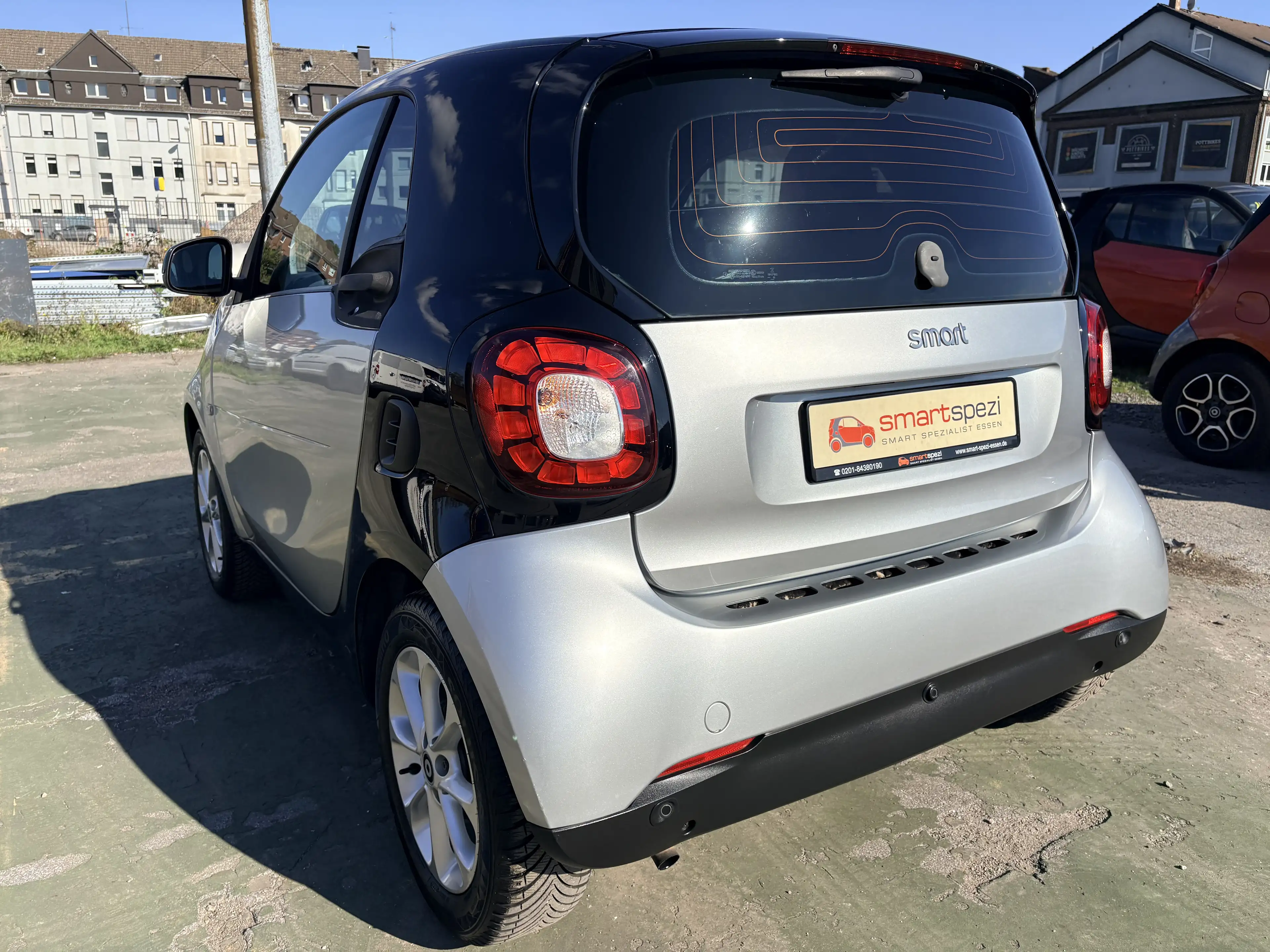 smart forTwo KLIMA,SERVO,PDC,ABSTAND-WARNER,BlUETOOTH,LED,PANORA,INSP+TÜV NEU — photo 3