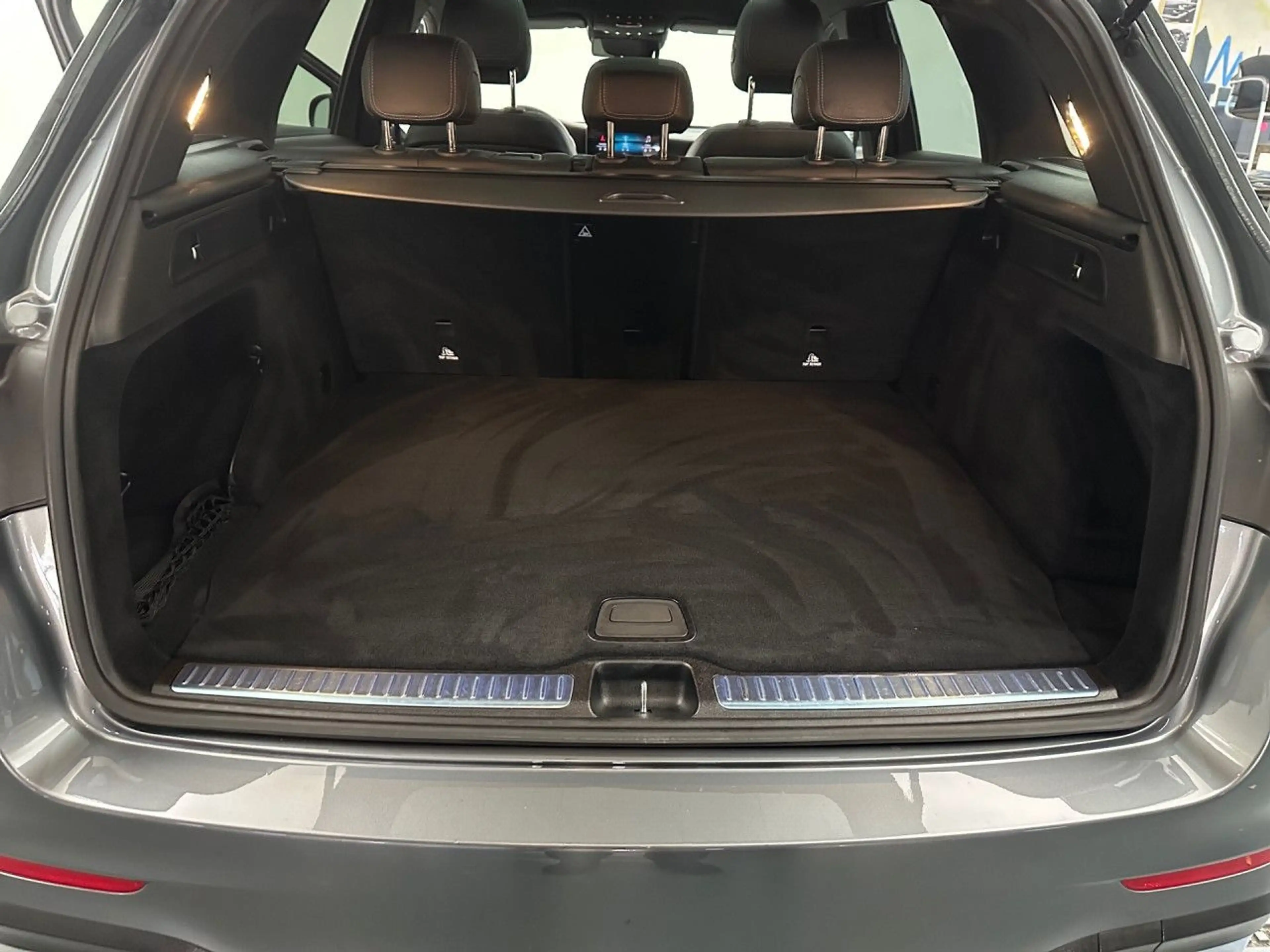 Mercedes-Benz GLC 300 d 4M AMG Multibeam HUD AHK Kamera 9G Sitzh — photo 13
