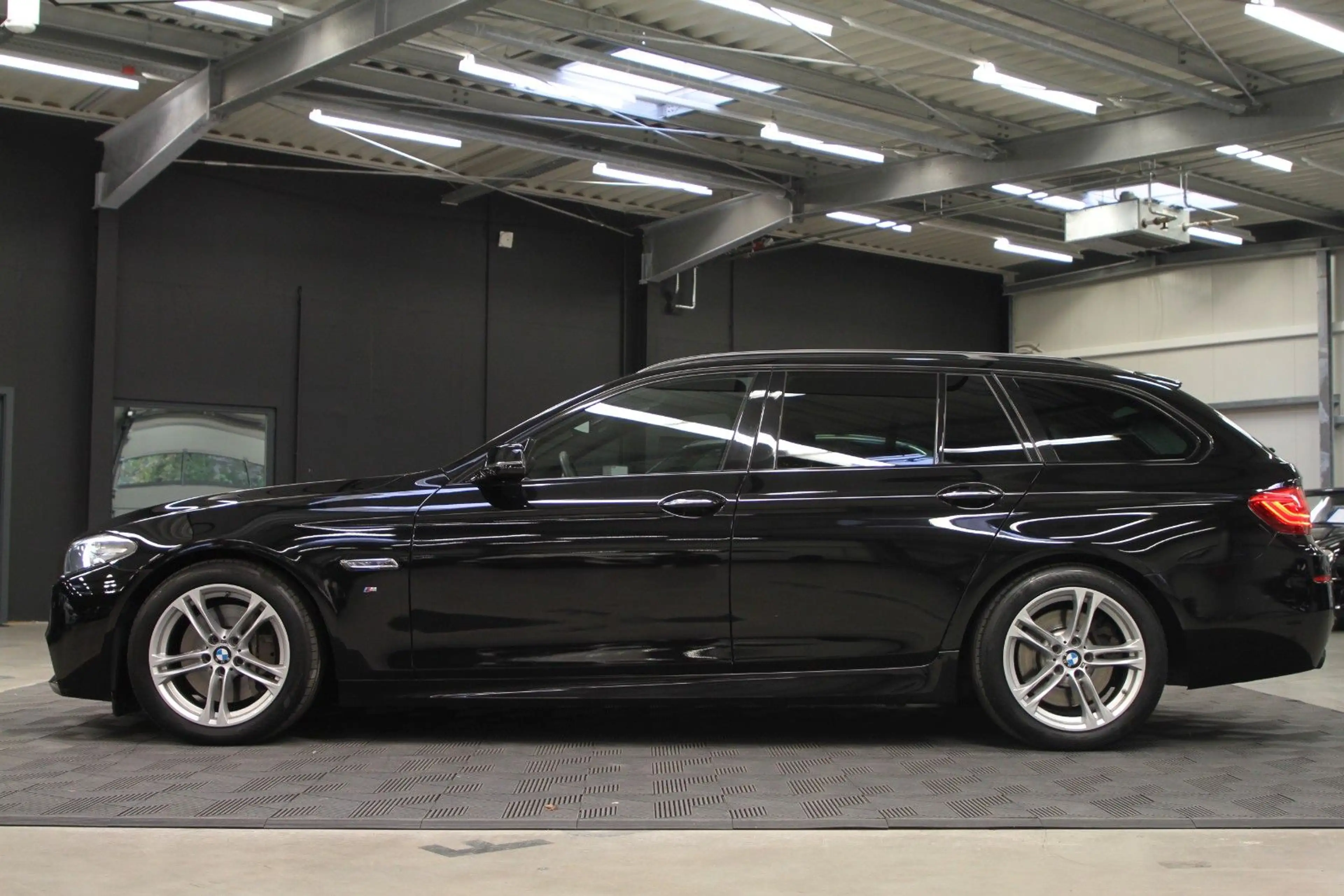 BMW 530 d Touring / HiFi / ACC / AHK / 8.Fach — photo 4