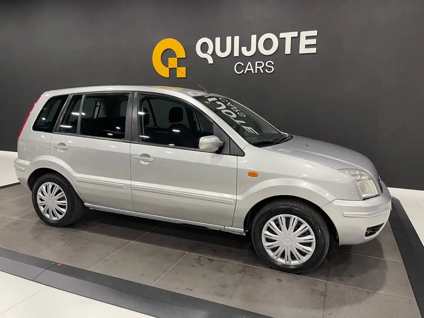 Ford Fusion 1.4 16v Trend Gris - 2