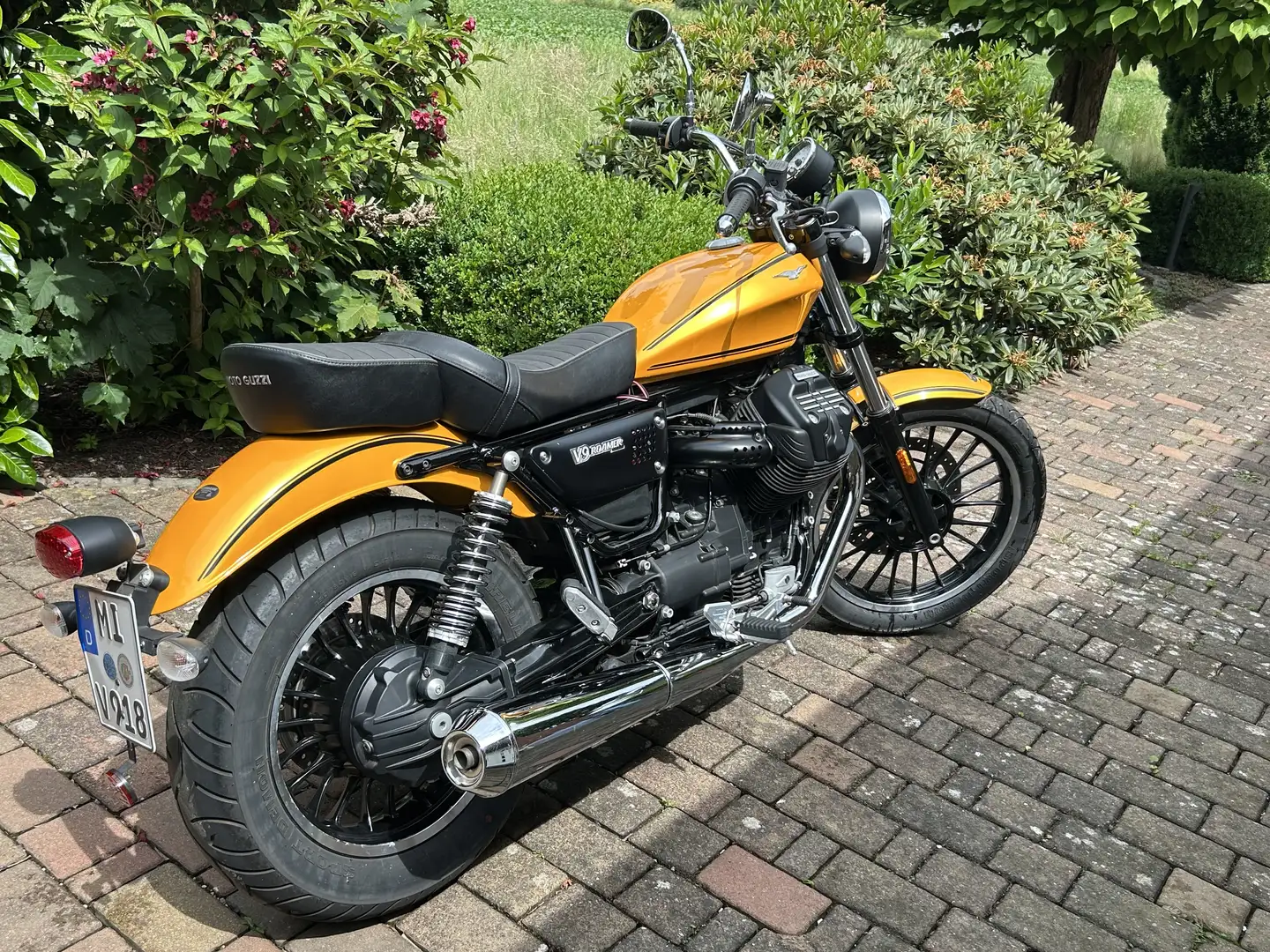 Moto Guzzi V 9 Roamer - 1