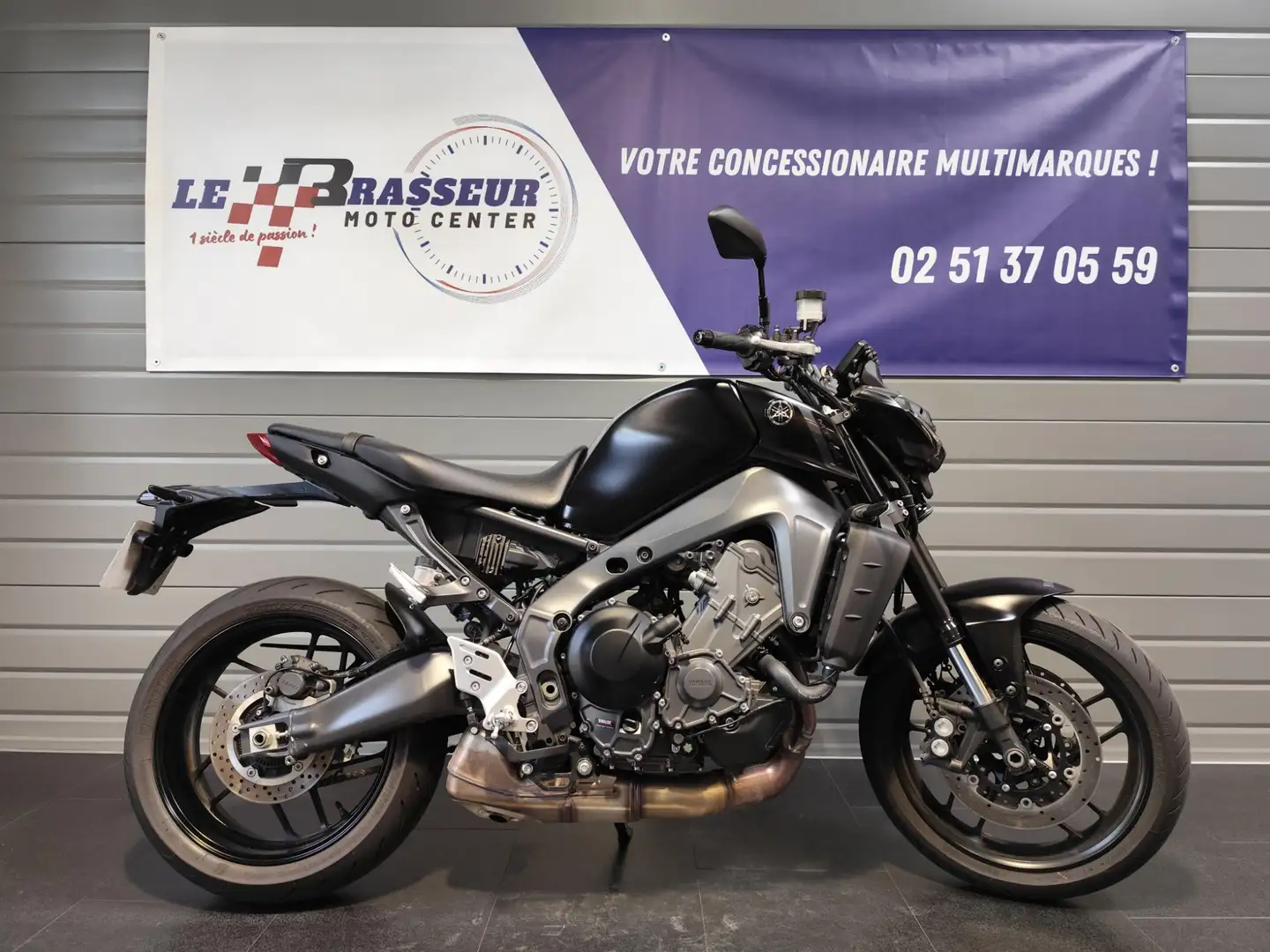 Yamaha MT-09 Noir - 1