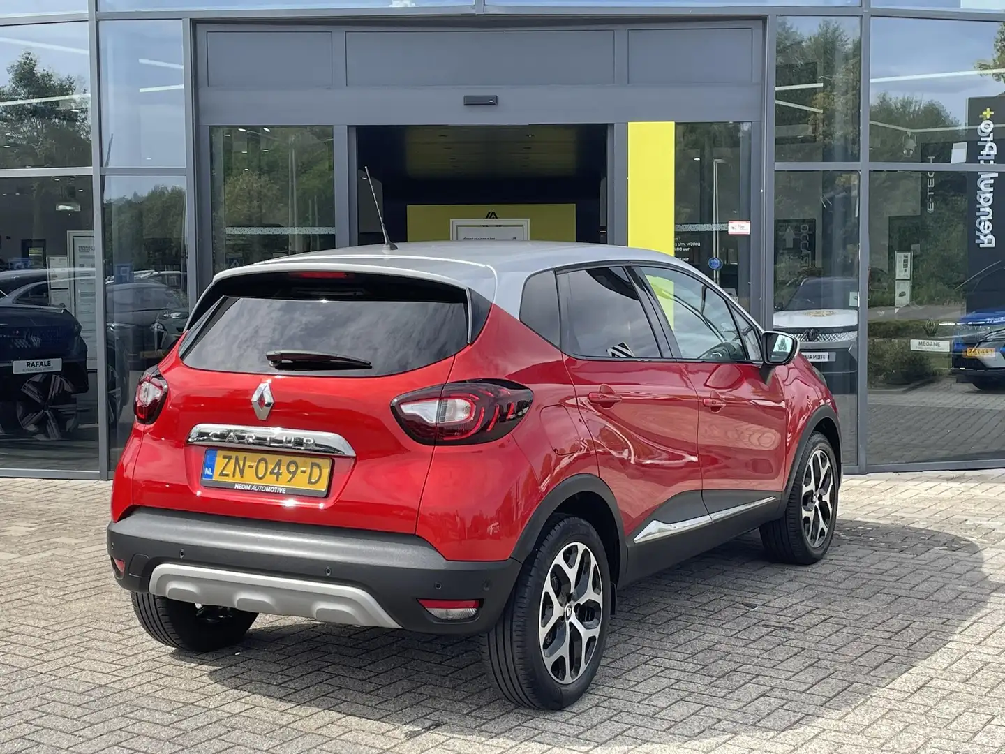 Renault Captur TCe Intens 90PK | CAMERA | DODEHOEK | NAVIGATIE | Rouge - 2
