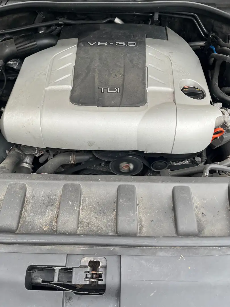 Audi Q7 Q7 3.0 TDI DPF quattro tiptronic Stříbrná - 2