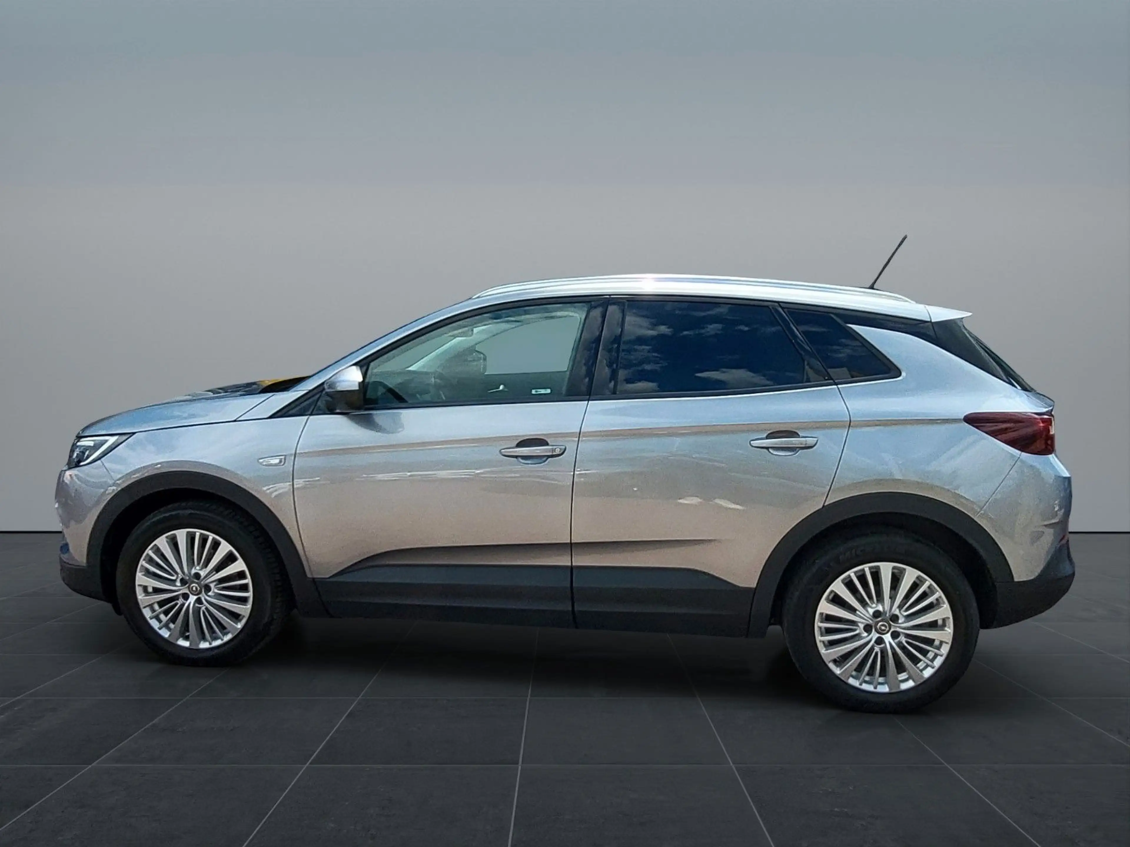 Opel Grandland X Turbo Sondermodell "Edition" 1-Hand — photo 8