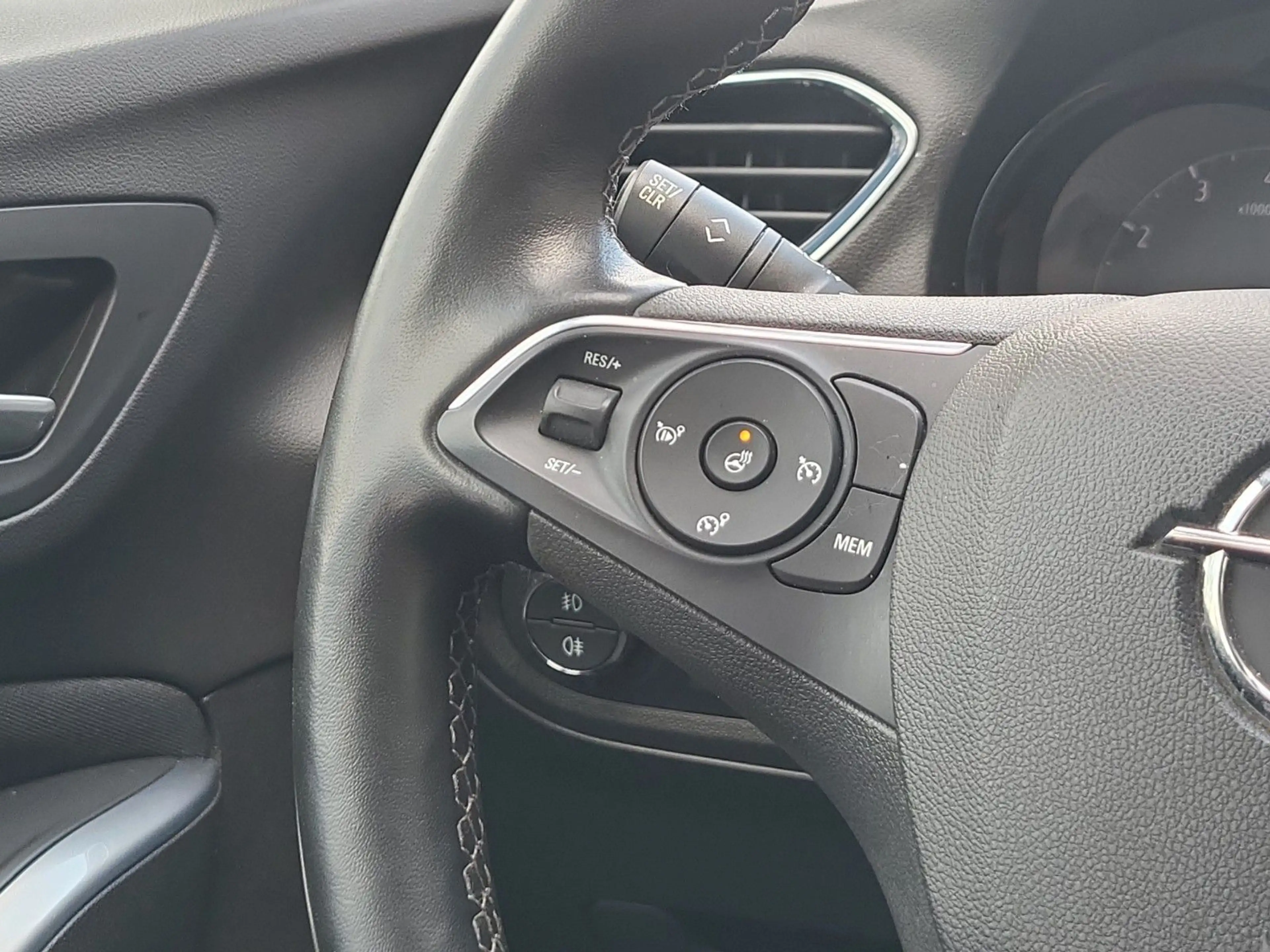 Opel Grandland X Turbo Sondermodell "Edition" 1-Hand — photo 13