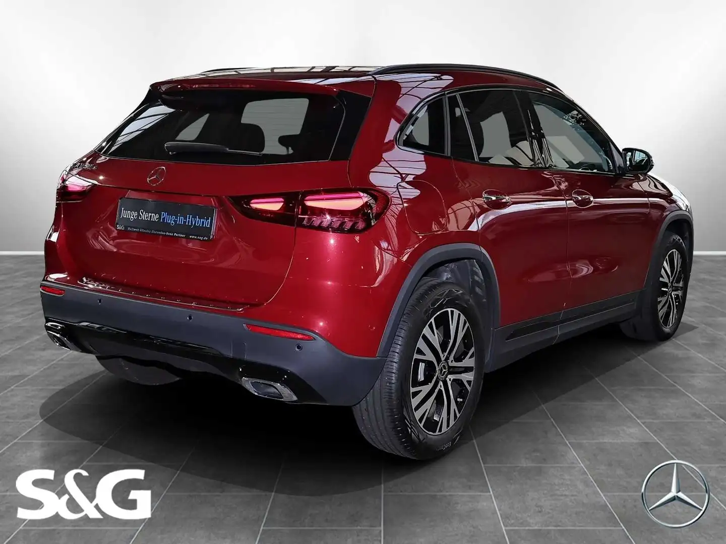 Mercedes-Benz GLA 250 e PANO+TOTWINKEL+DISTRONIC+360+NIGHT+18" Roşu - 2