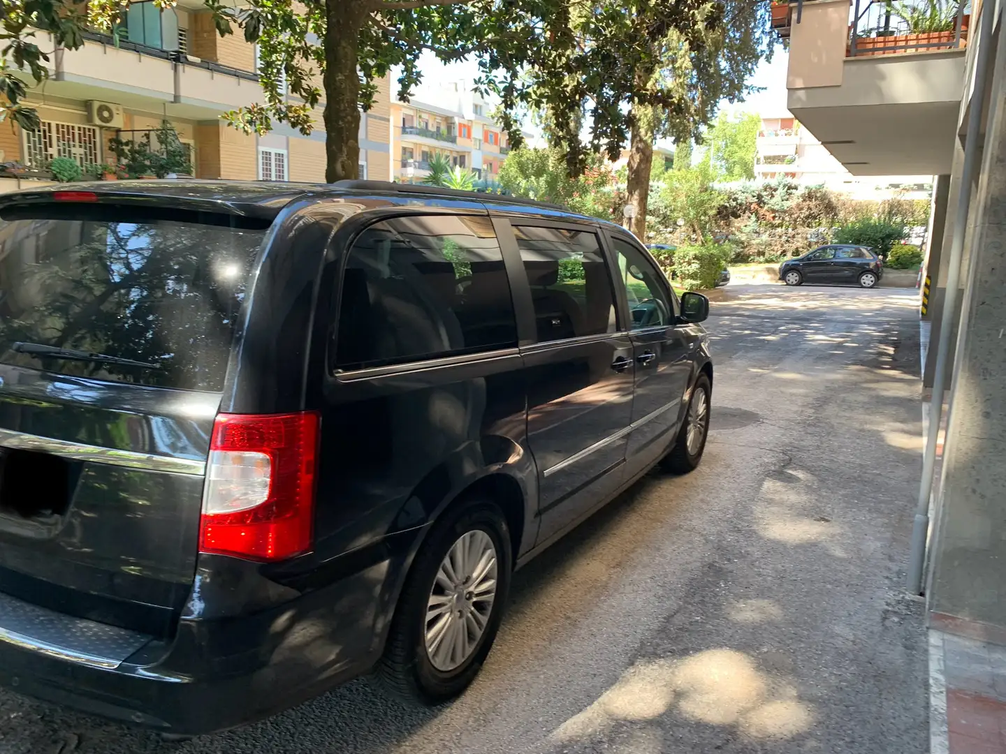 Lancia Voyager Voyager V 2.8L Platinum 163cv auto Nero - 2