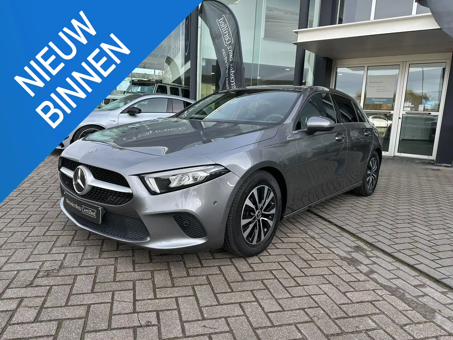 Mercedes-Benz A 180 A d Business Line Grijs - 1