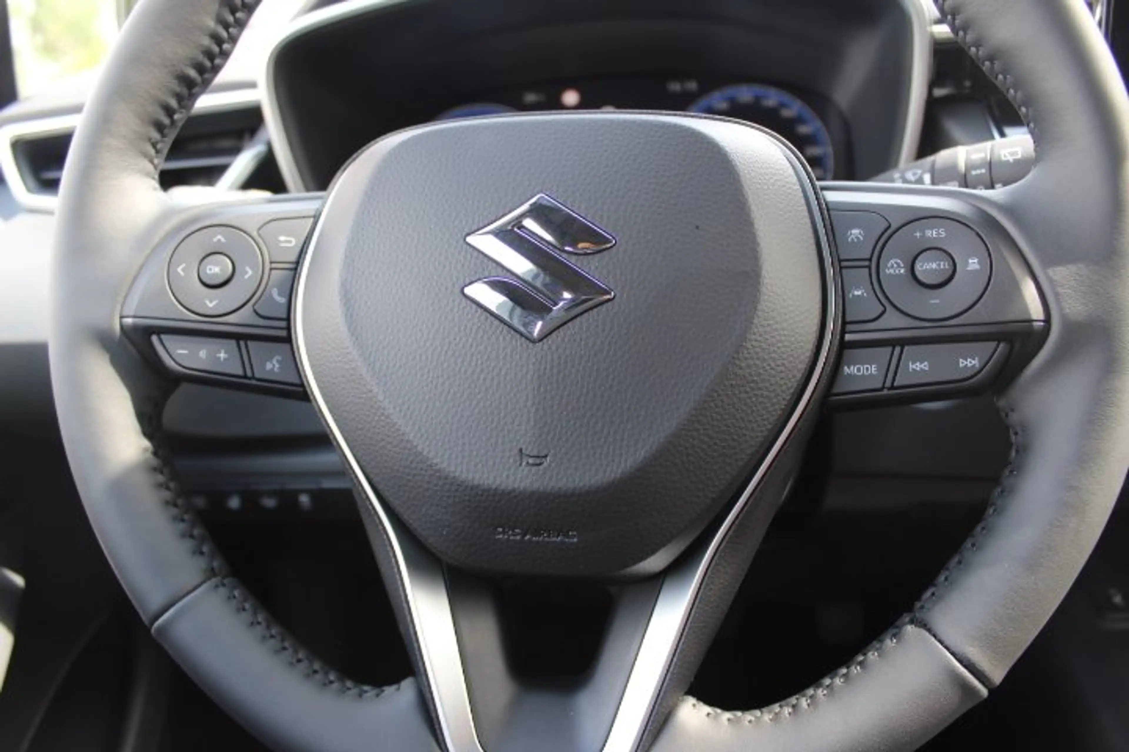 Suzuki Swace 1.8 Hybrid CVT Comfort+, 5. Jahre Garantie!! — photo 12