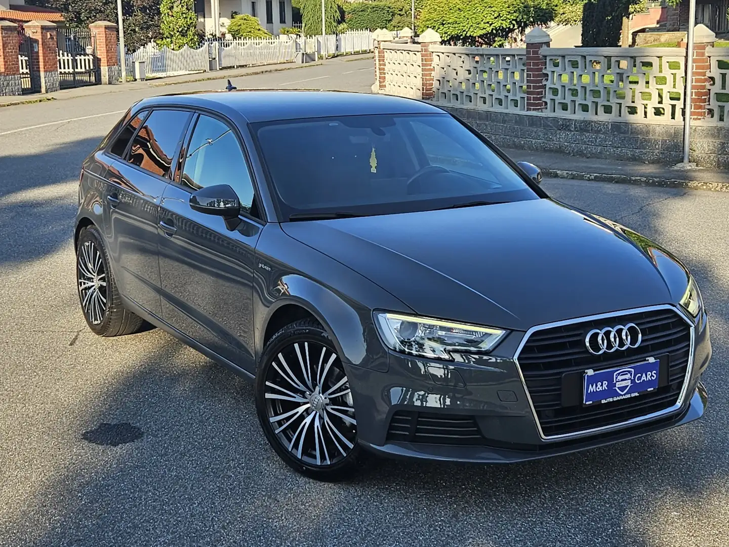Audi A3 Sportback 1.4 tfsi g-tron Sport 110cv E6B Gris - 1