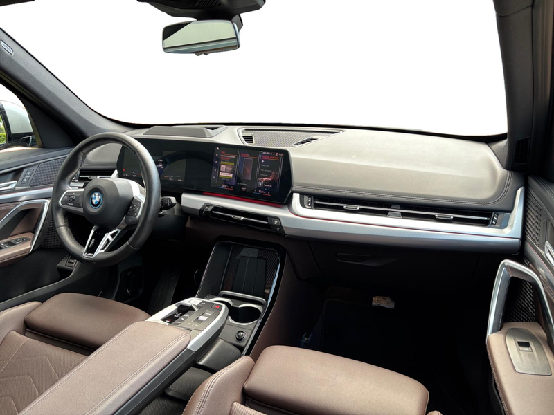 BMW iX1 xDrive30 M-Sport 67 kWh ✅ Pano ✅ Leder ✅ 360CAM — photo 5