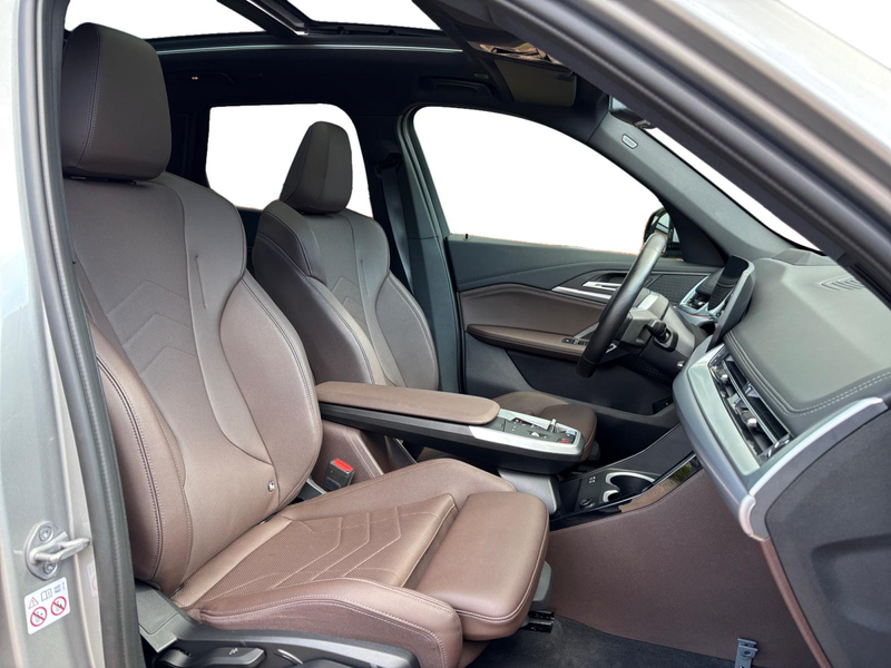 BMW iX1 xDrive30 M-Sport 67 kWh ✅ Pano ✅ Leder ✅ 360CAM — photo 7