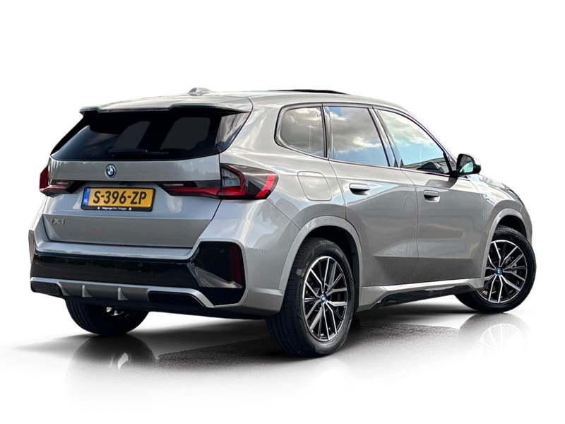 BMW iX1 xDrive30 M-Sport 67 kWh ✅ Pano ✅ Leder ✅ 360CAM — photo 2