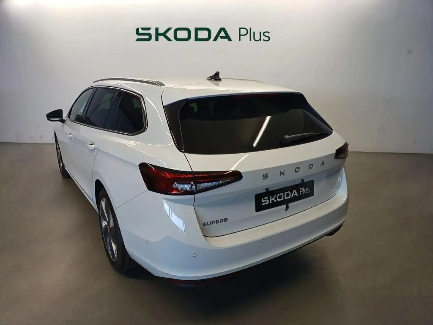 Skoda Superb Combi 1.5 TSI MHEV Selection DSG Blanco - 2