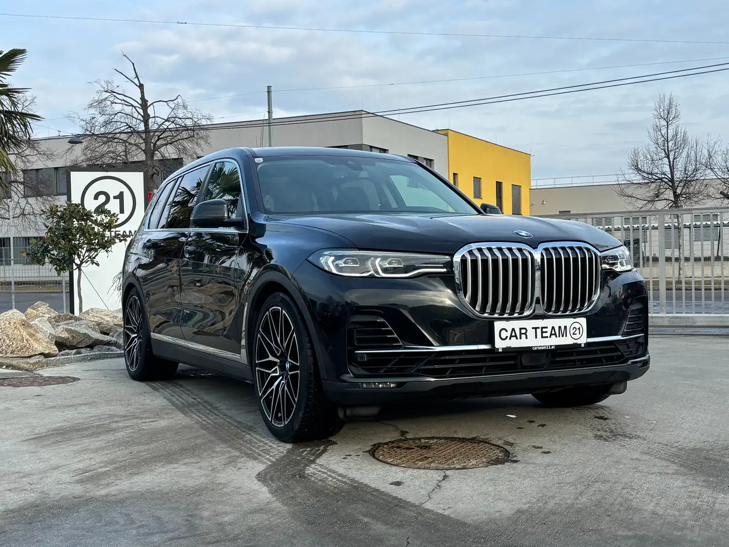 BMW X7 xDrive 30 d Schwarz - 2