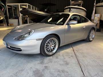 996