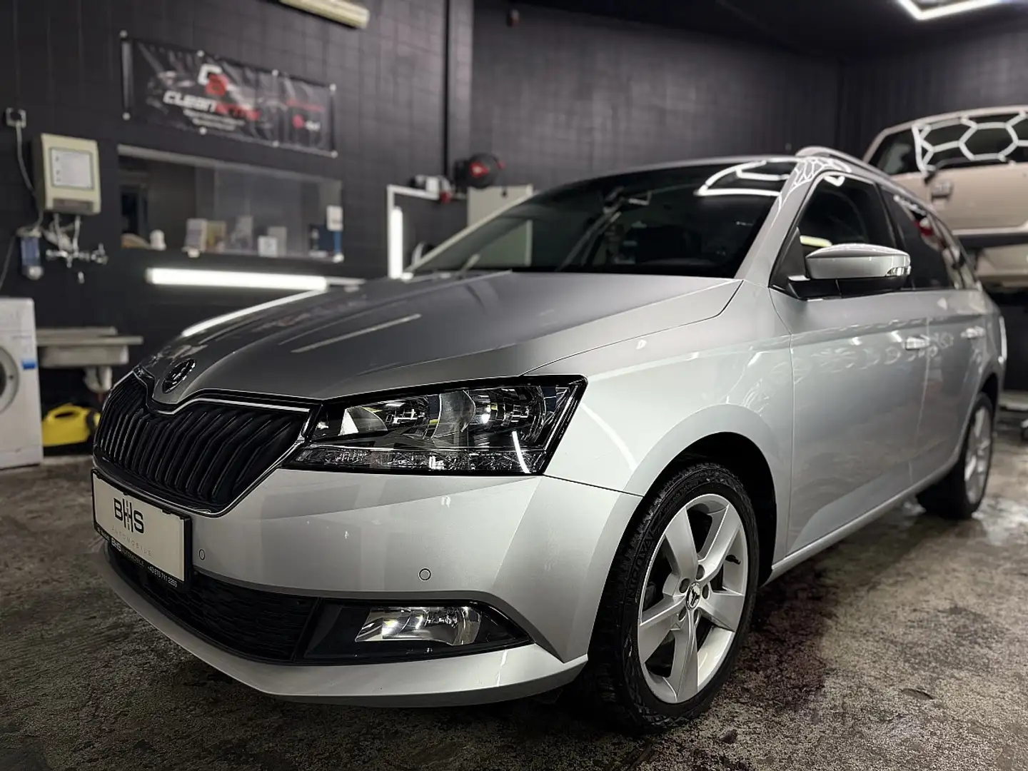 Skoda Fabia Combi Style 1,0 TSI Grau - 1