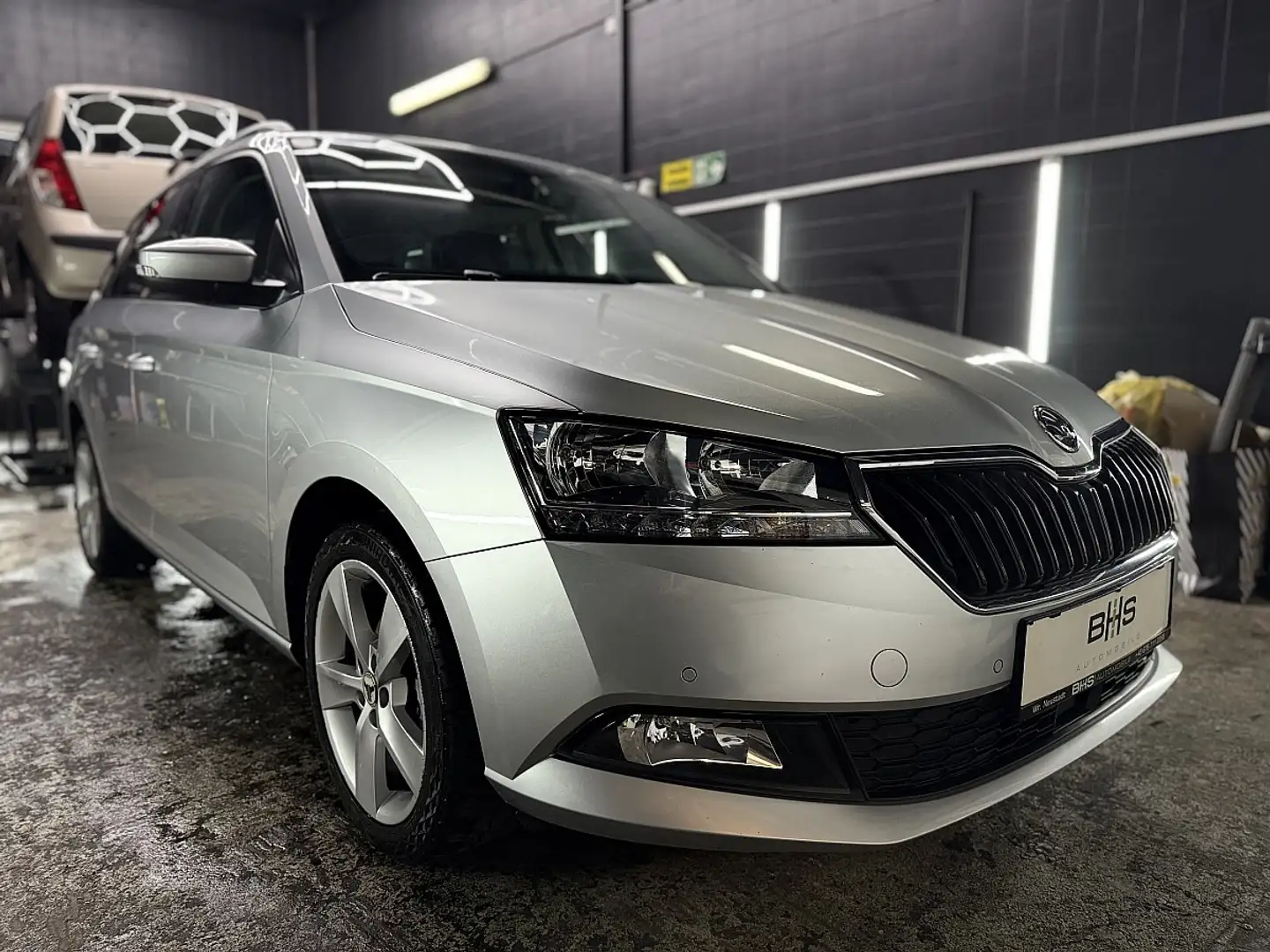 Skoda Fabia Combi Style 1,0 TSI Grau - 2