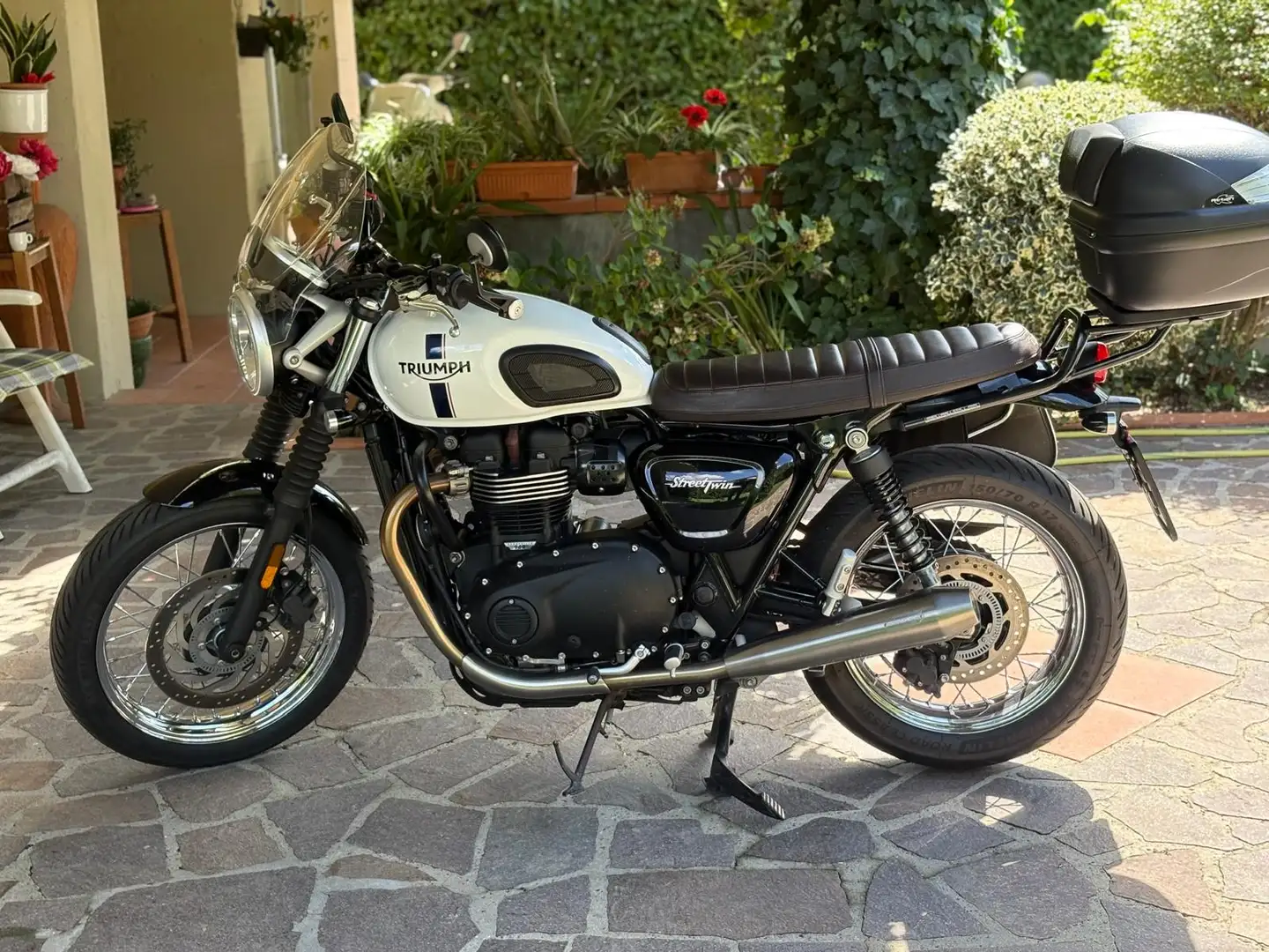 Triumph Street Twin standard - 1