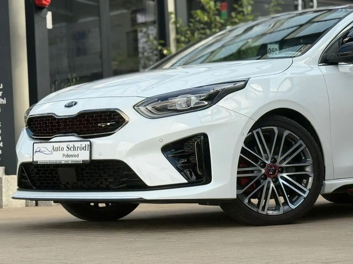 Kia Ceed / cee'd GT 1.6 T-GDI DCT7, Pano, JBL, El.Sitz, Stau-Assist Weiß - 2