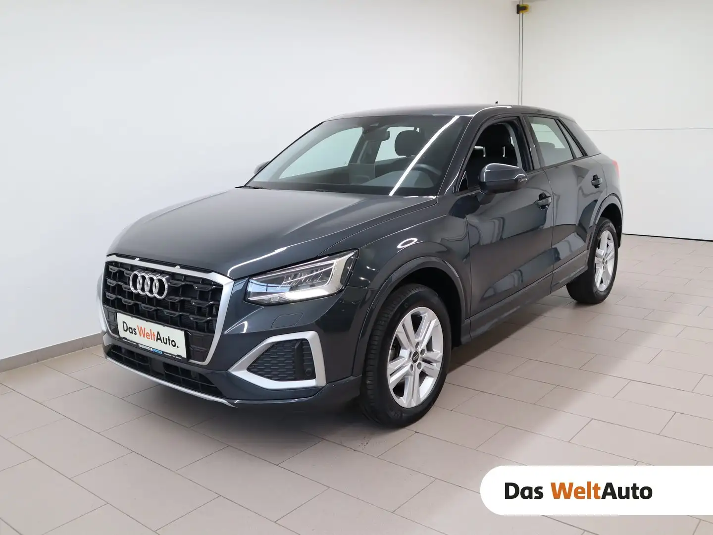 Audi Q2 35 TFSI intense Schwarz - 1