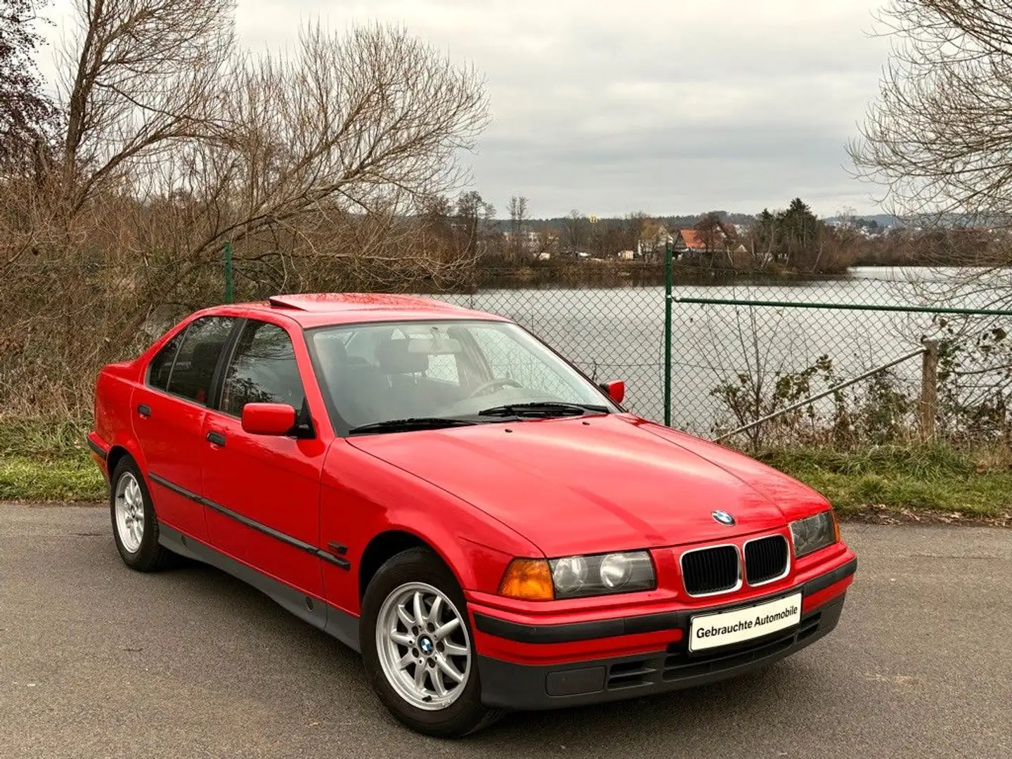 BMW 316 i 4 türig  1 Hd SSDel. RC Aluräder Rot - 1