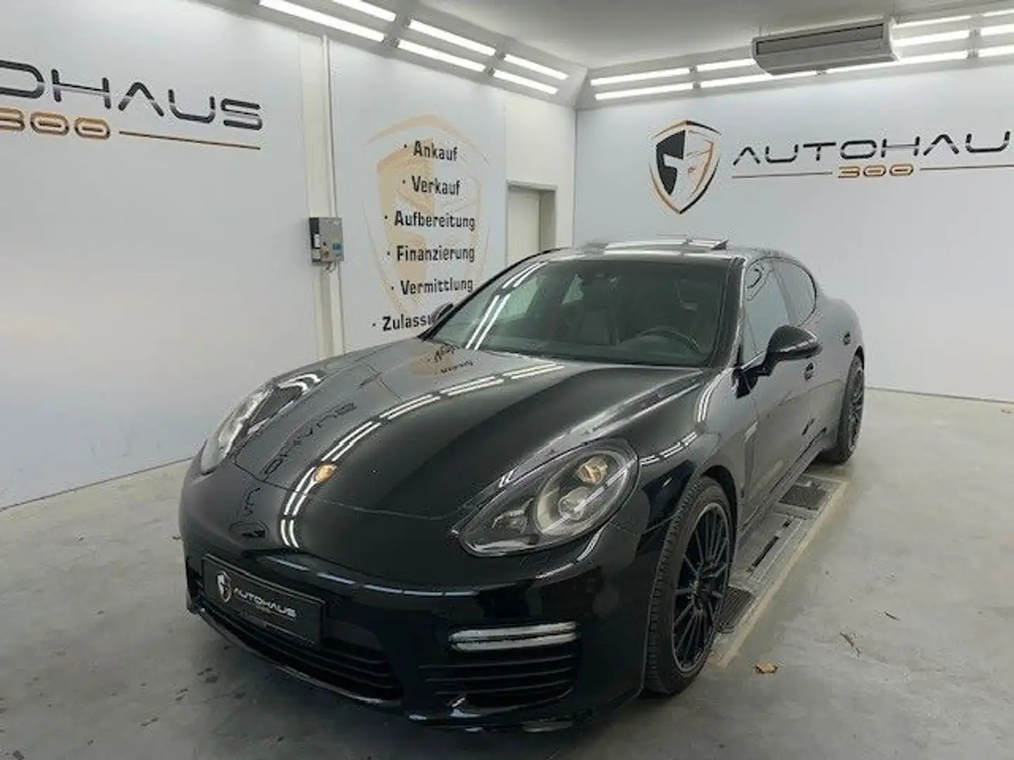 Porsche Panamera Turbo SPORT CHRONO LED NAVI 360° SHZ Schwarz - 1