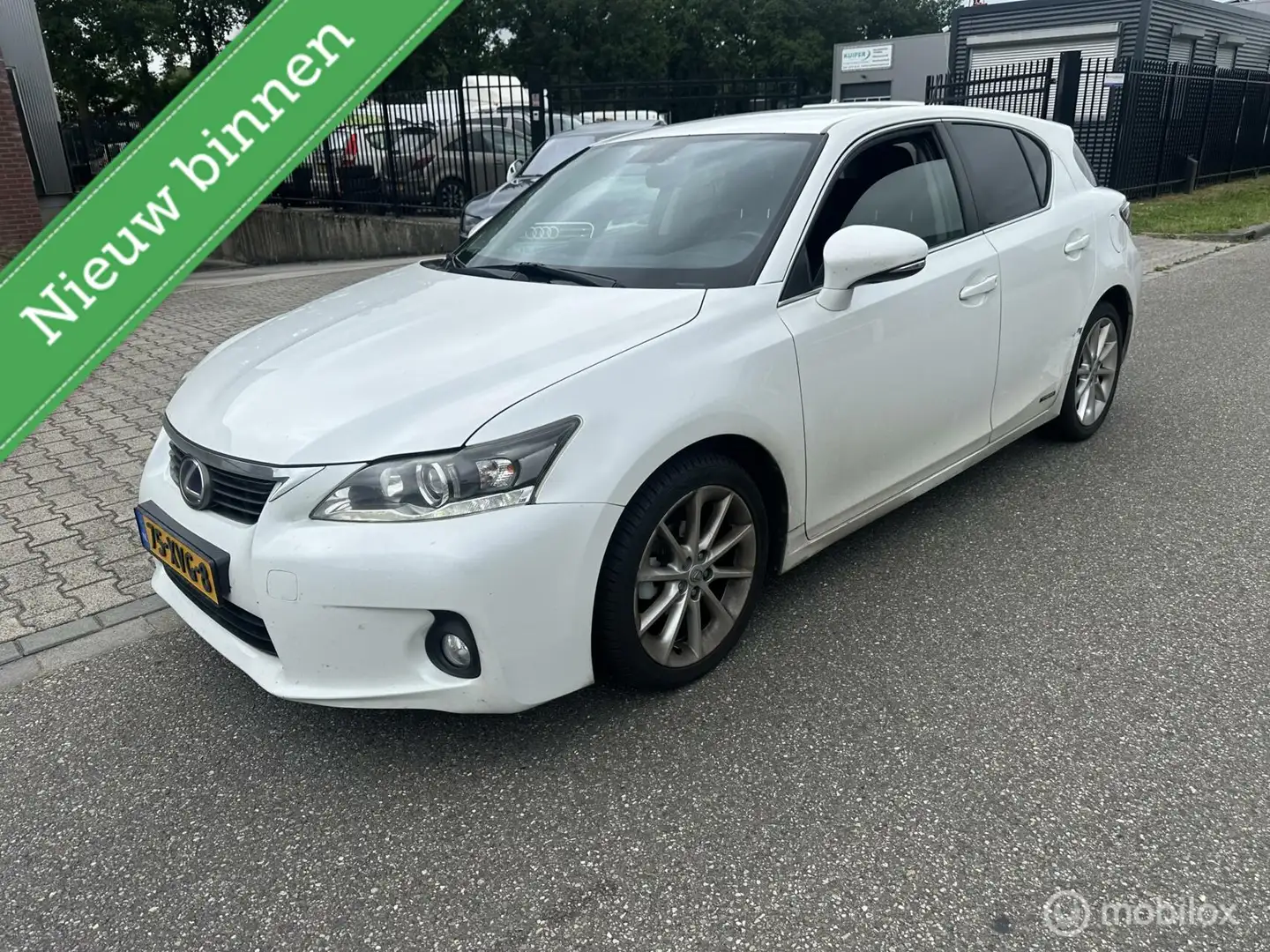 Lexus CT 200h Business Edition Wit - 1