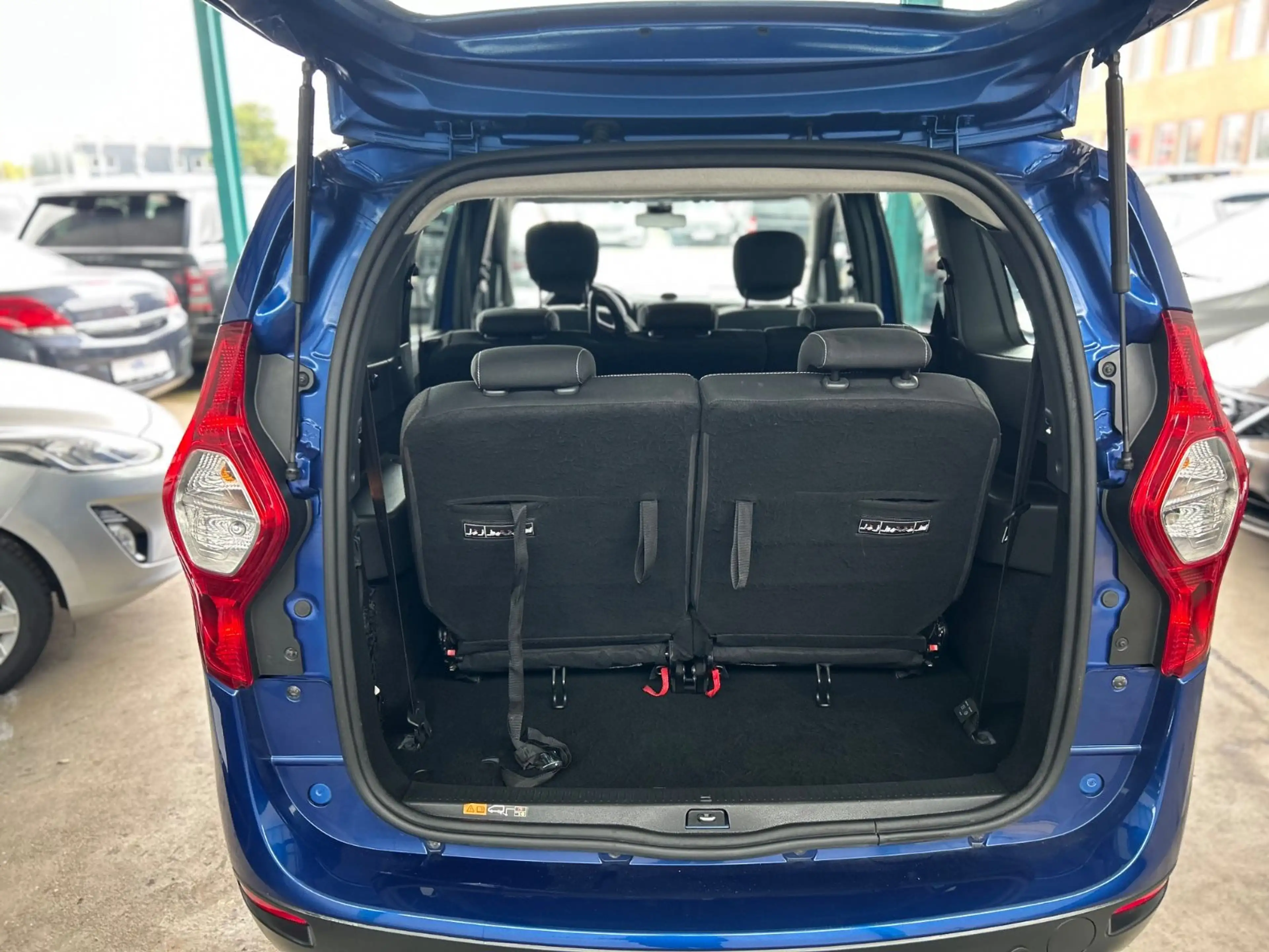 Dacia Lodgy Stepway Selection*7-Sitze* — photo 11