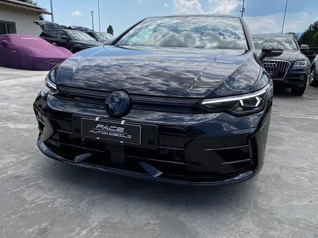 Volkswagen Golf view 4