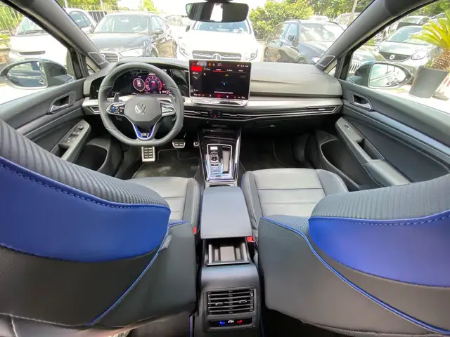 Volkswagen Golf view 11